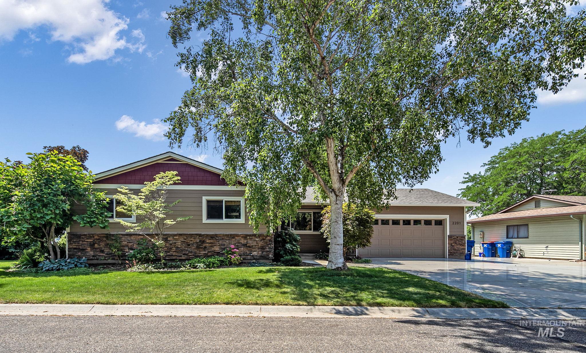 2201 E Dicky Circle, Eagle ID 83616