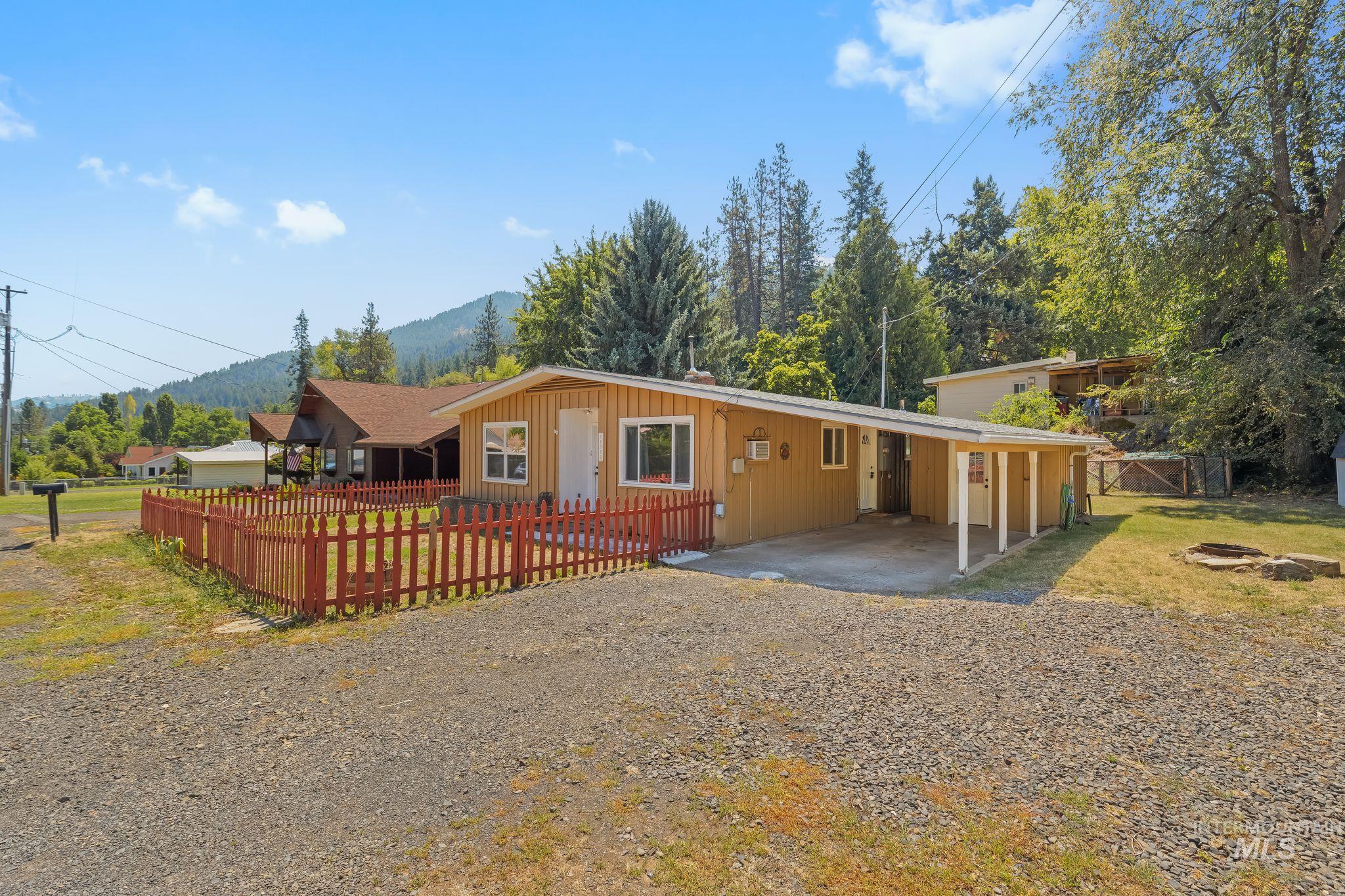 11750 Hartford Ave, Orofino ID 83544