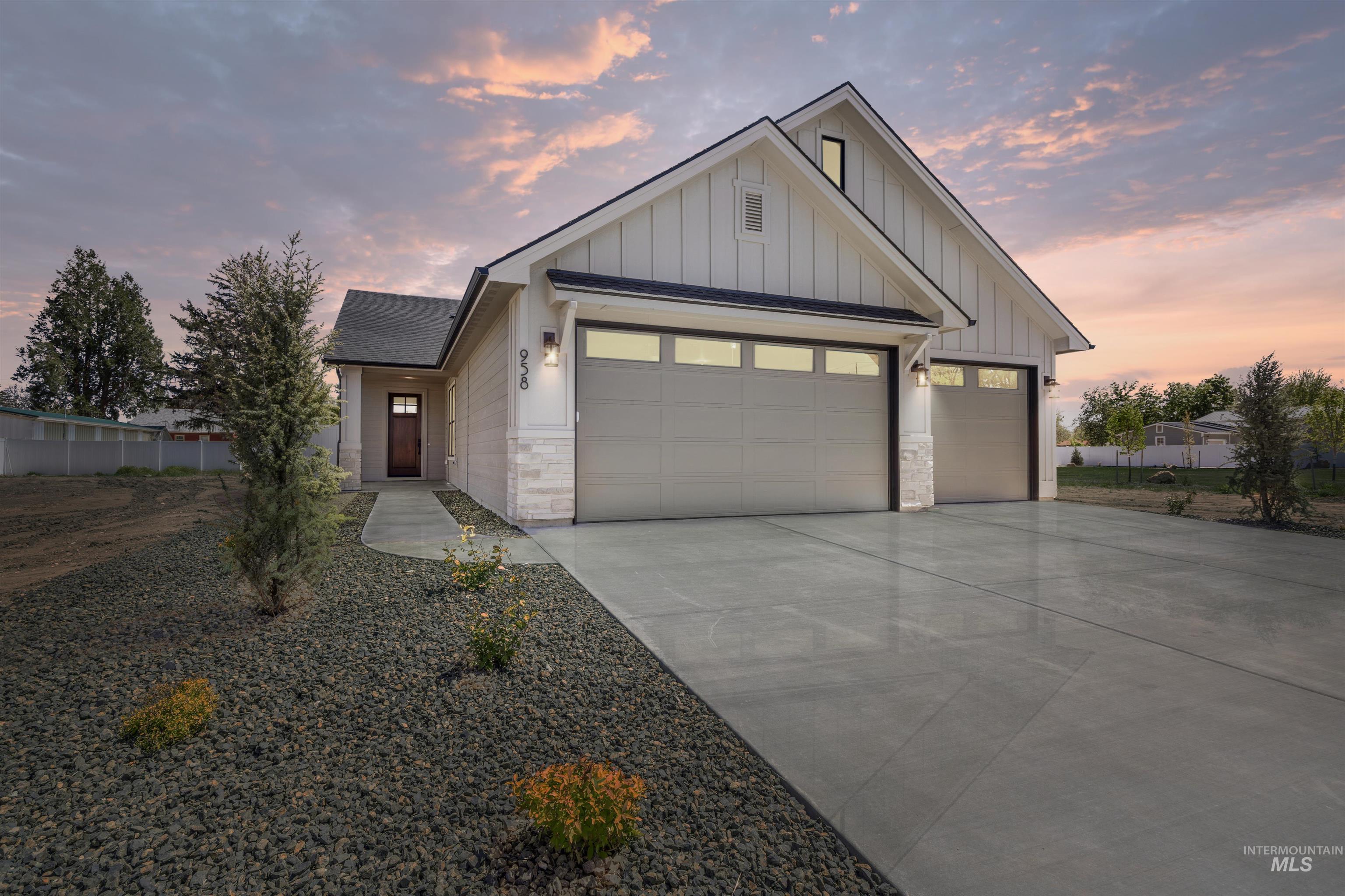 958 S Almond St, Nampa ID 83686