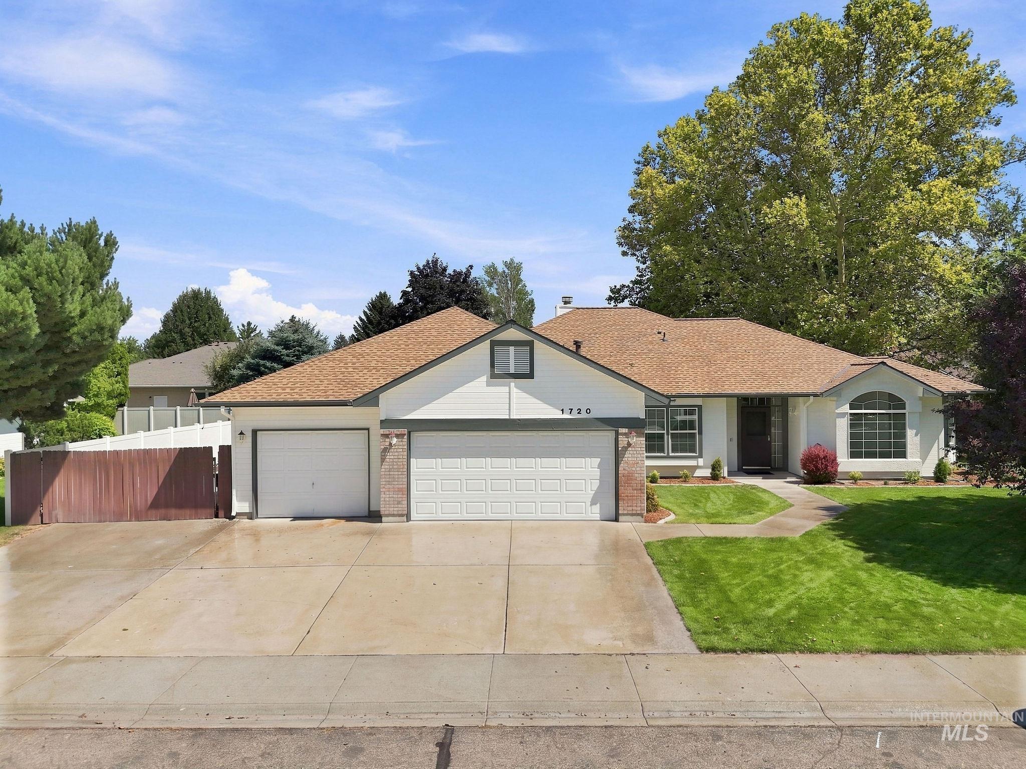 1720 N Summertree Way, Meridian ID 83646
