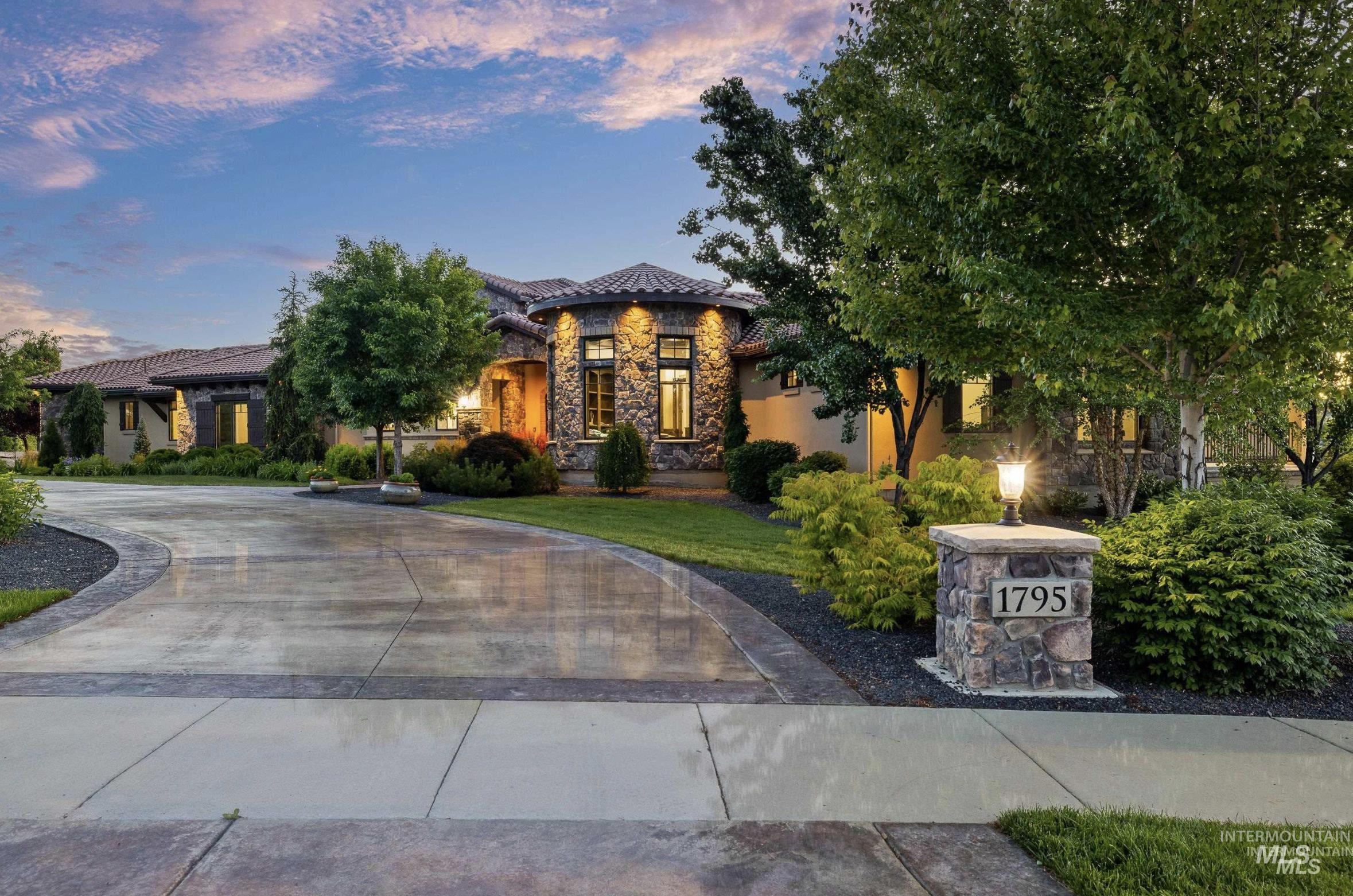 1795 N Moon Bello Way, Eagle ID 83616