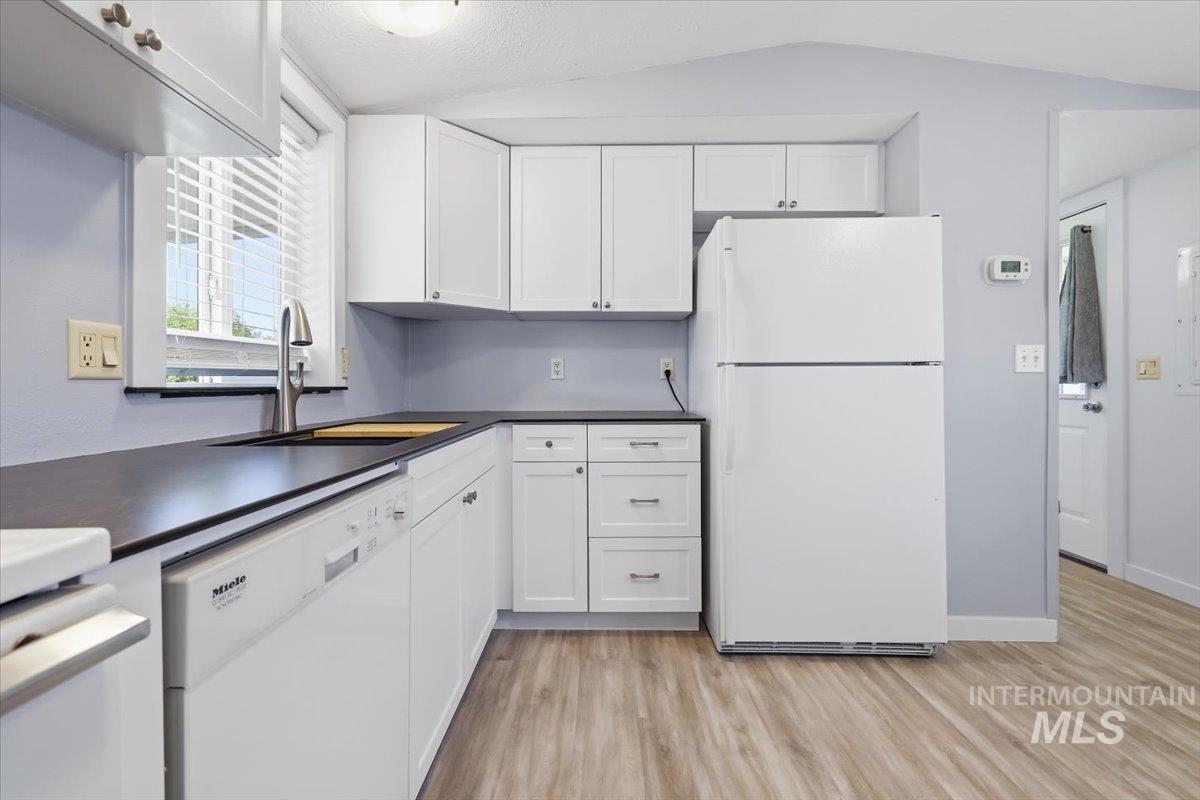 5653 N Fairfax, Garden City ID 83714