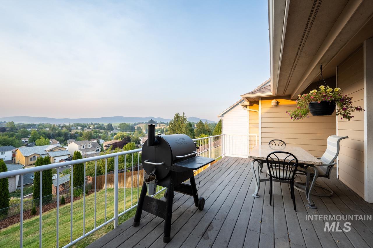 364 Pintail Ln, Moscow ID 83843