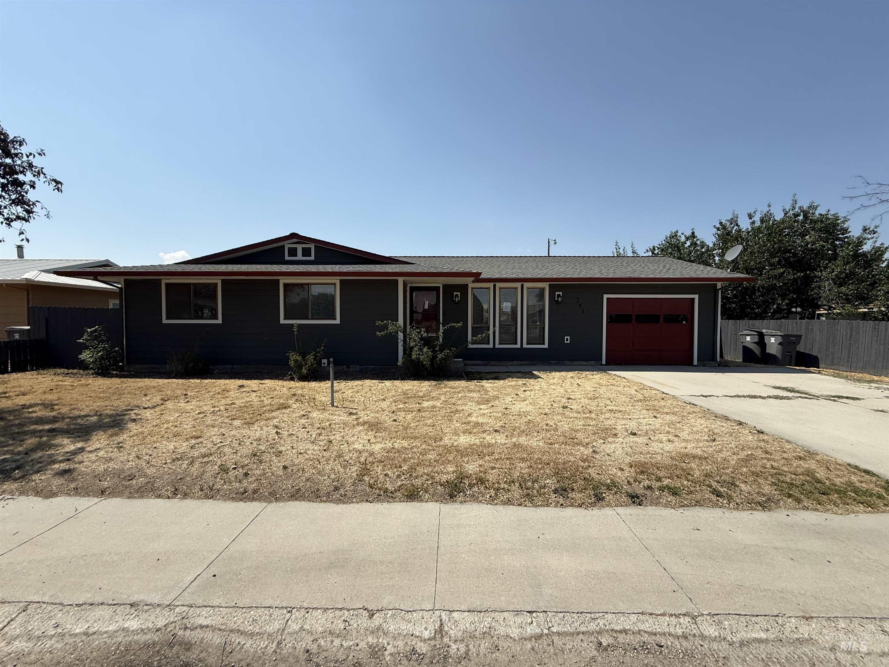 303 S 5th St W, Homedale ID 83628