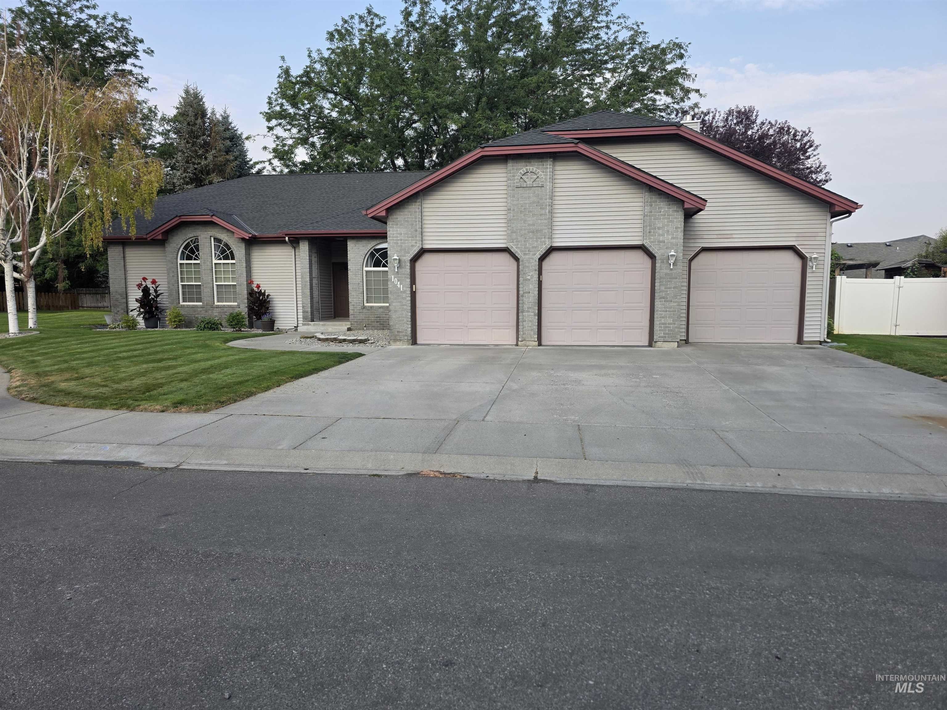 1041 Warm Springs Pl, Twin Falls ID 83301