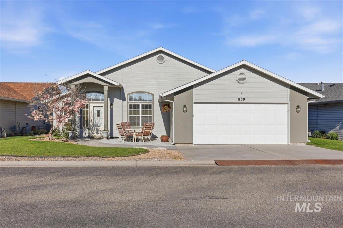 829 Bristol, Nampa ID 83651