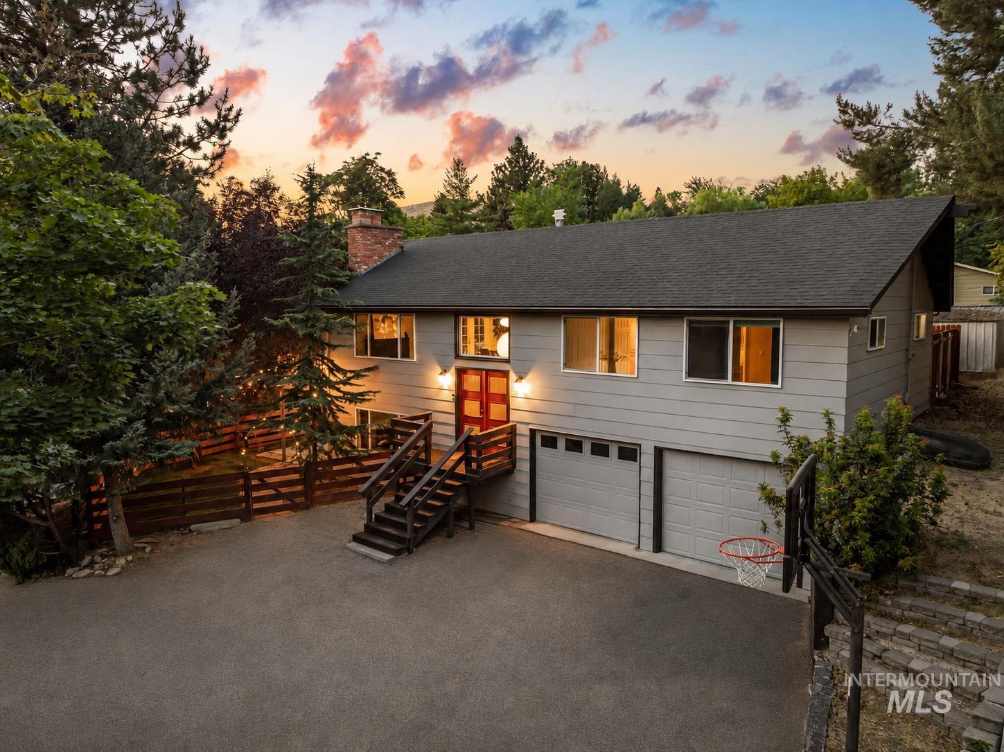 3133 N Hillway Dr, Boise ID 83702