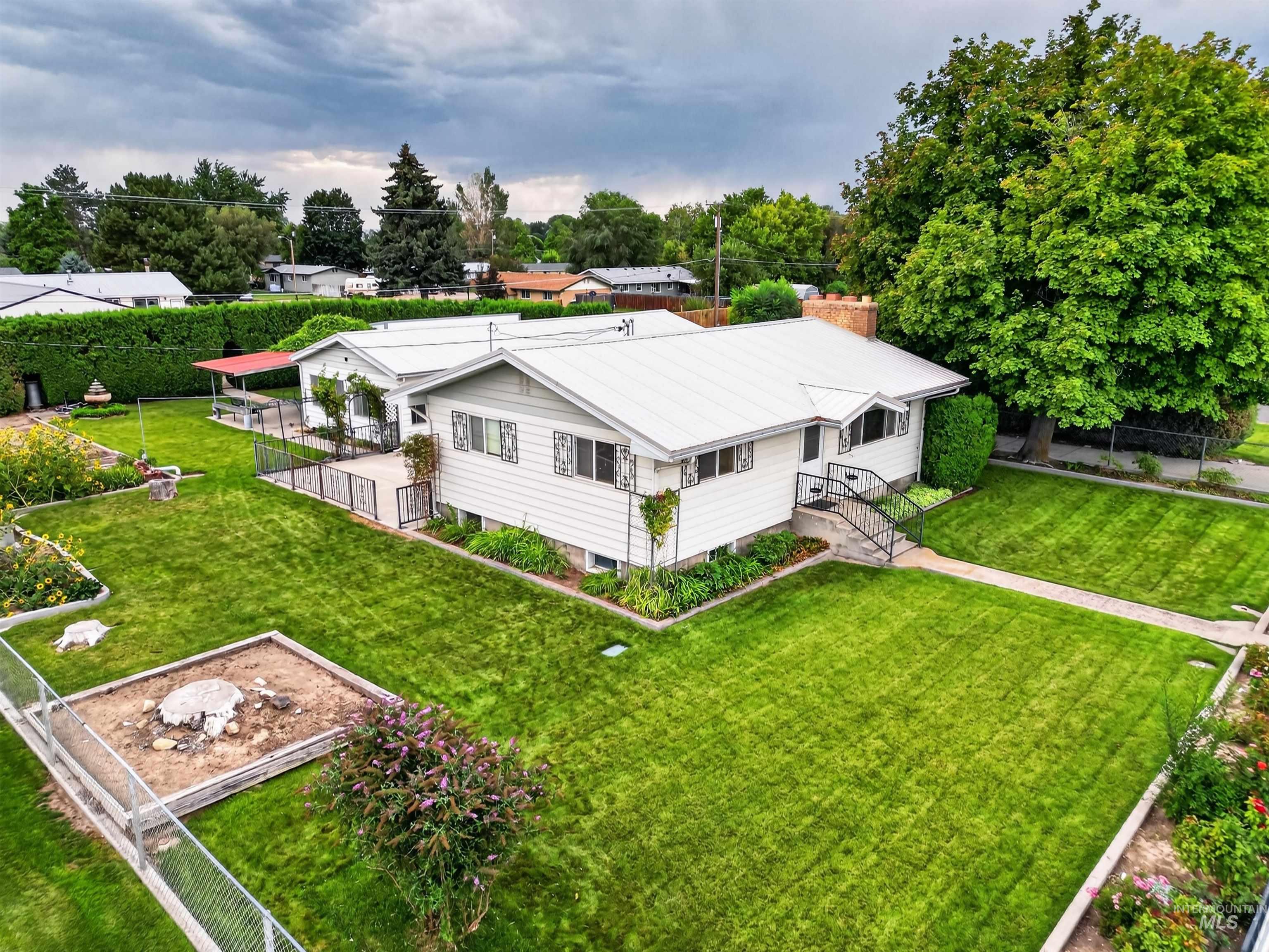 1741 21st St, Heyburn ID 83336