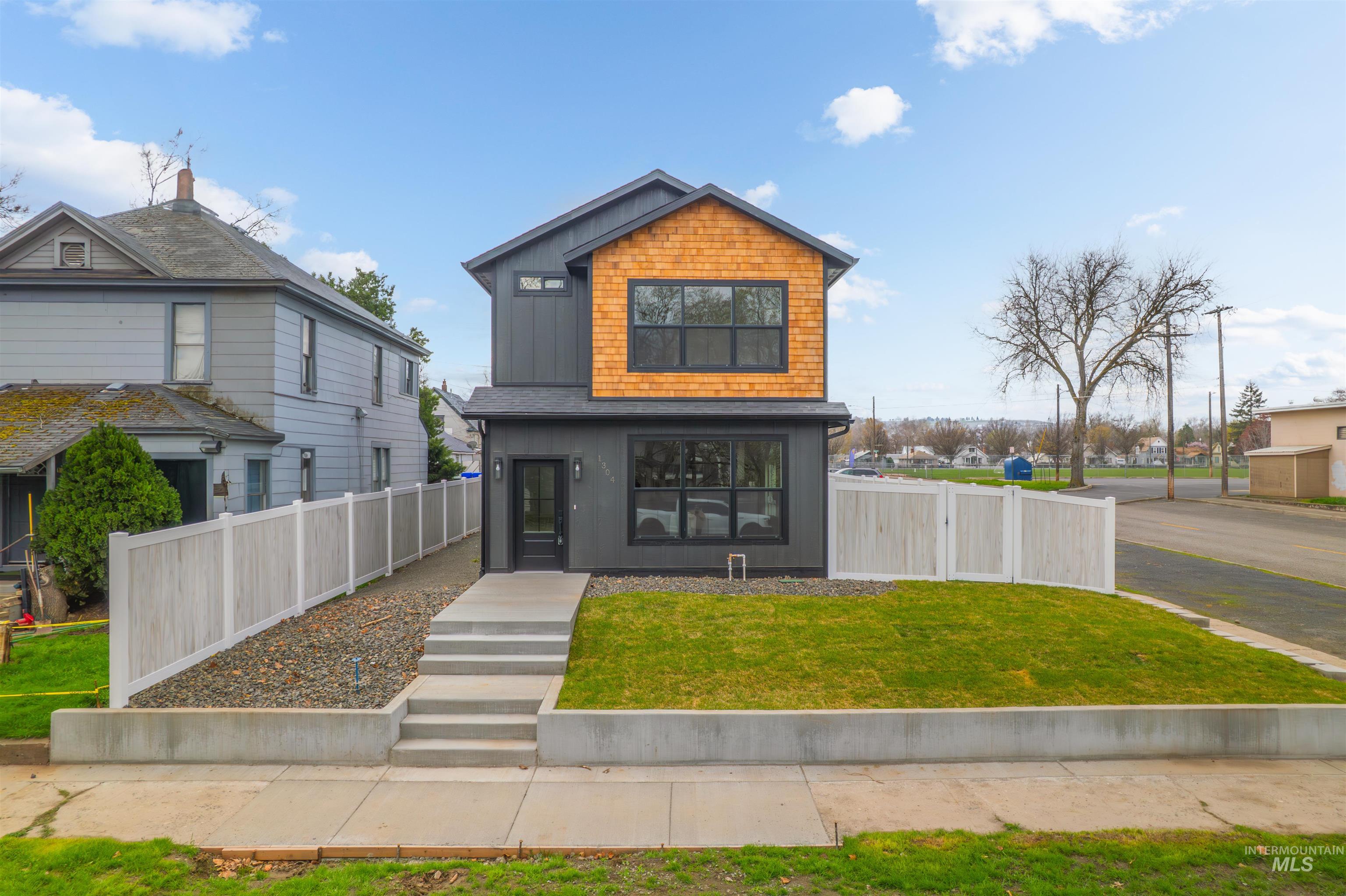 1304 9th Avenue, Lewiston ID 83501