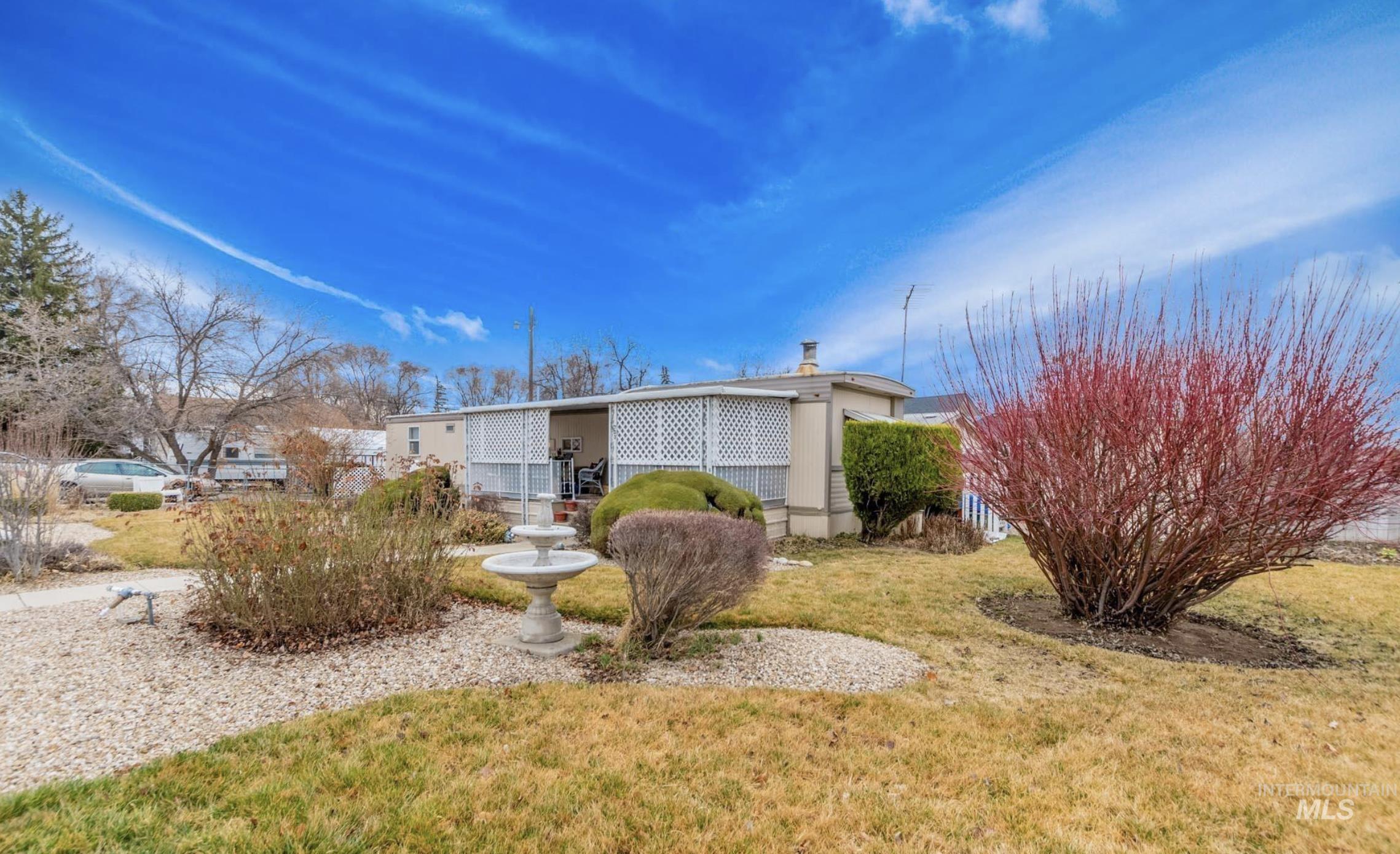 703 6th St N, Nampa ID 83687