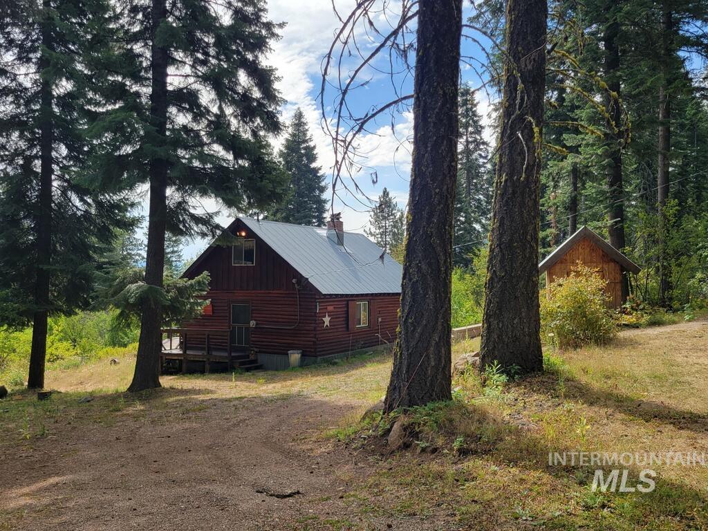 1208 Fox Rd, Cascade ID 83611
