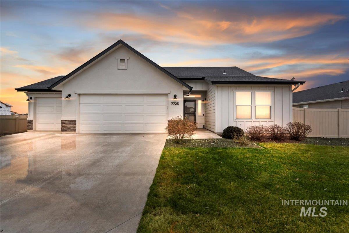 7725 E Flyway St, Nampa ID 83687