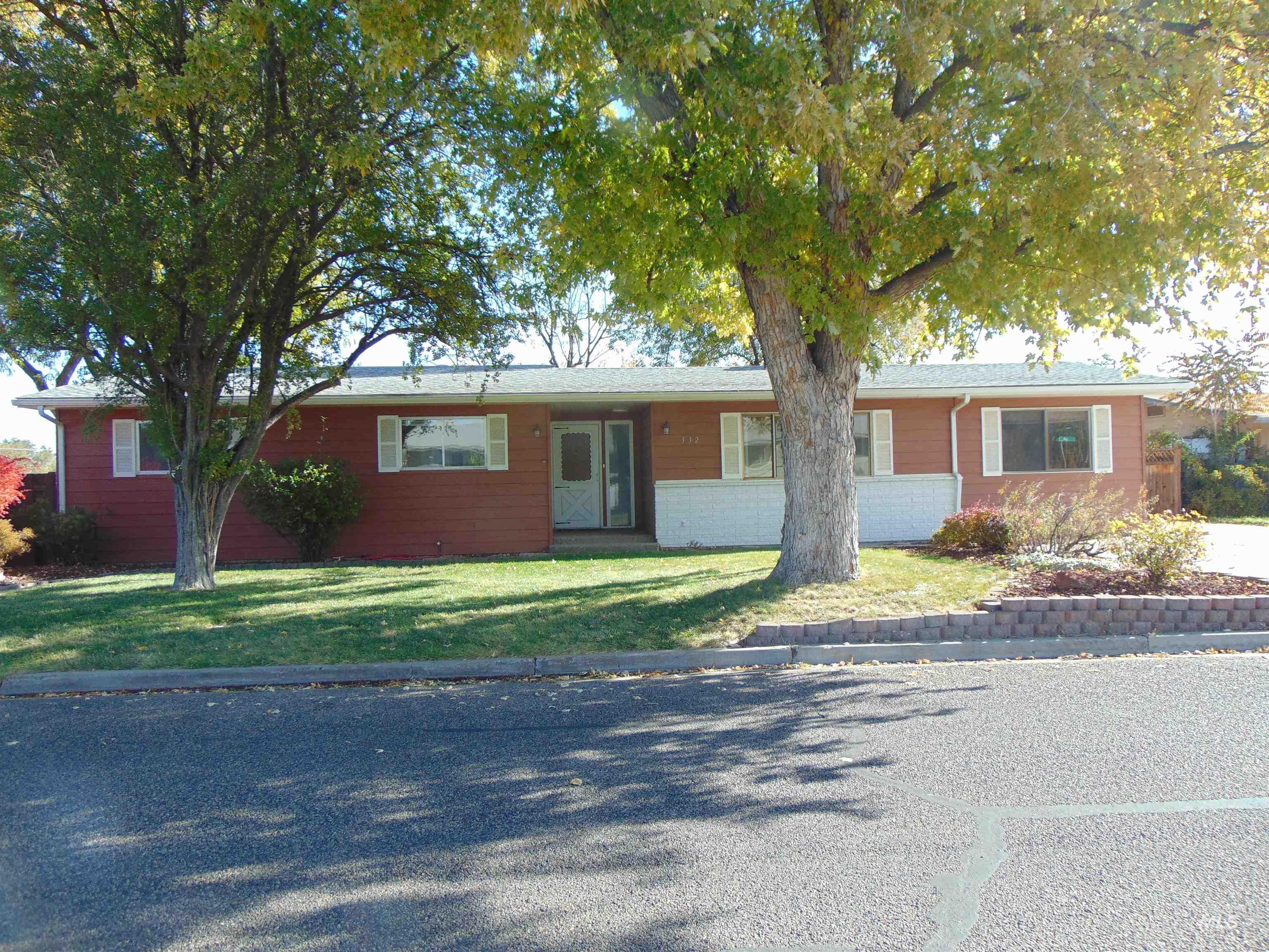 332 Sears Drive, Ontario OR 97914