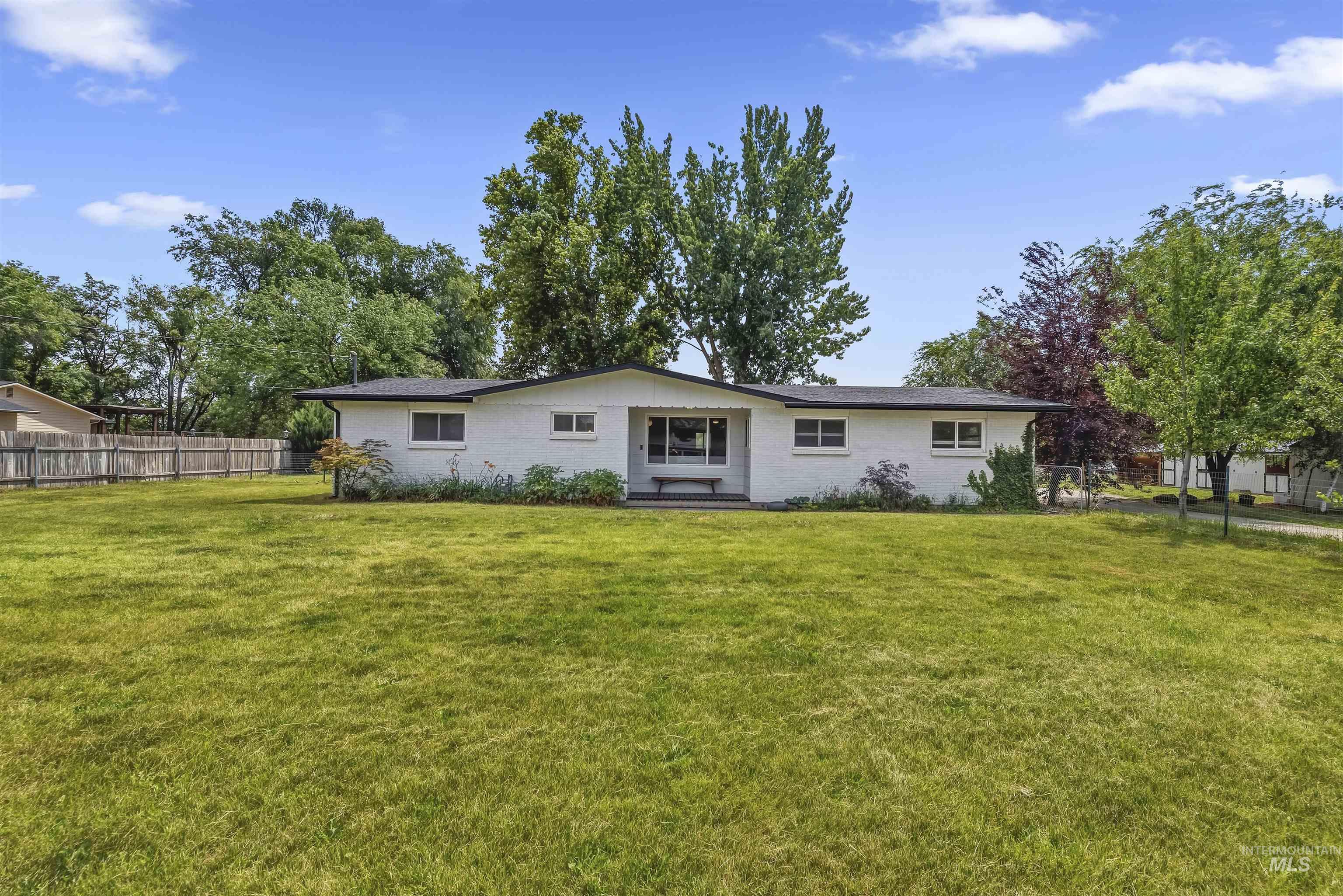 355 E Beacon Light Rd, Eagle ID 83616
