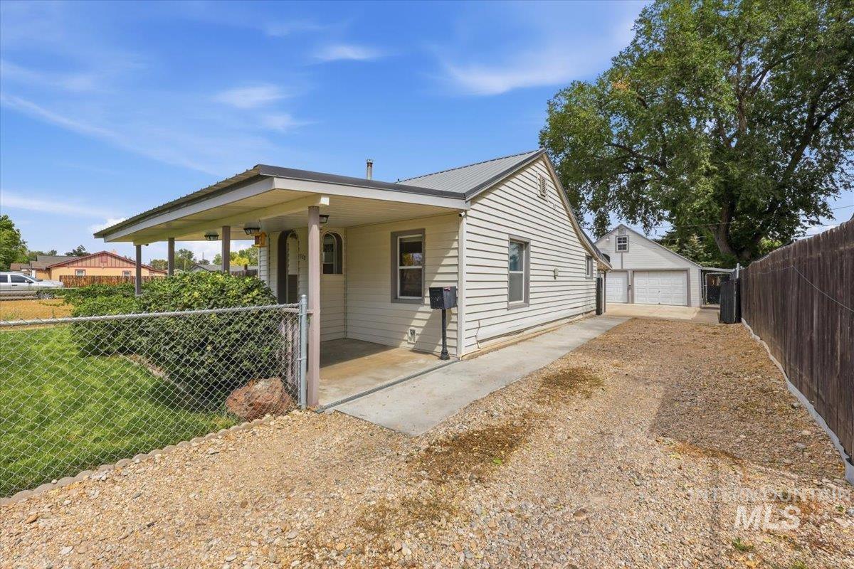 308 S Garland St, Nampa ID 83686