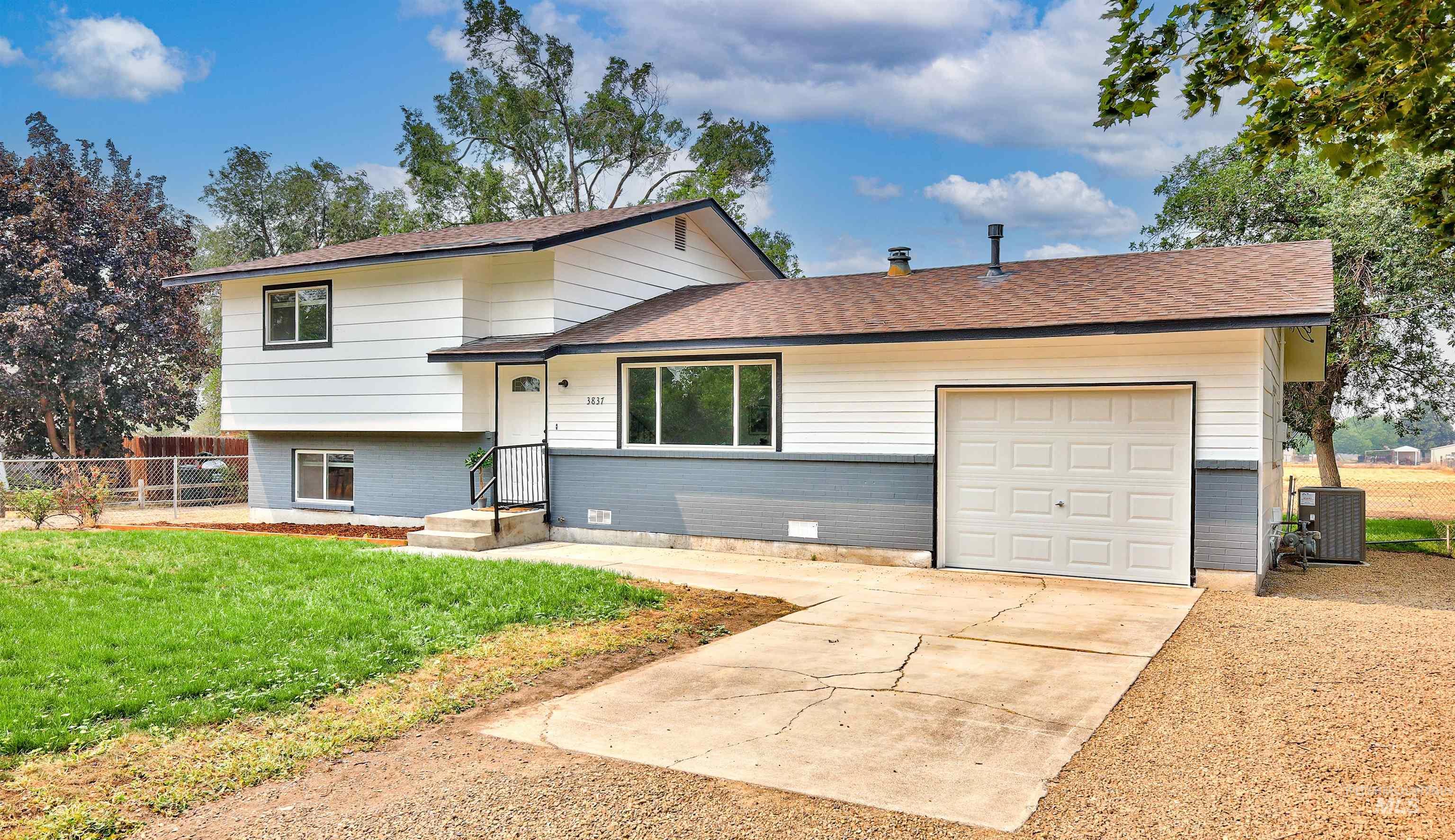 3837 NW Dutton, Mountain Home ID 83647