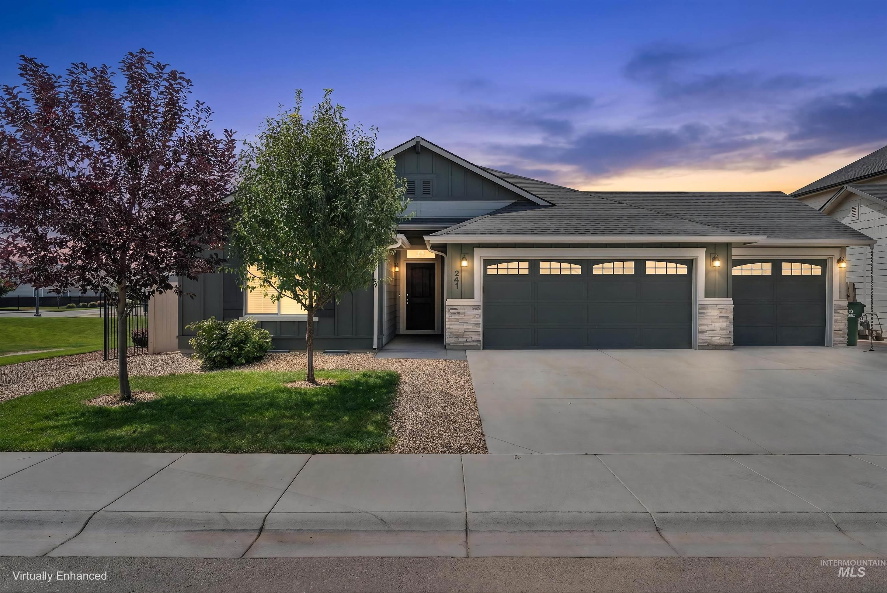 241 S Iceberg Lake Ave, Meridian ID 83642