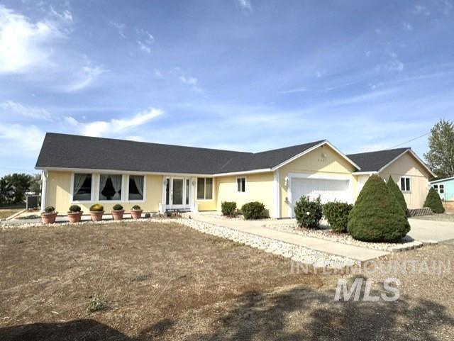 2621 NW Doris Dr, Mountain Home ID 83647