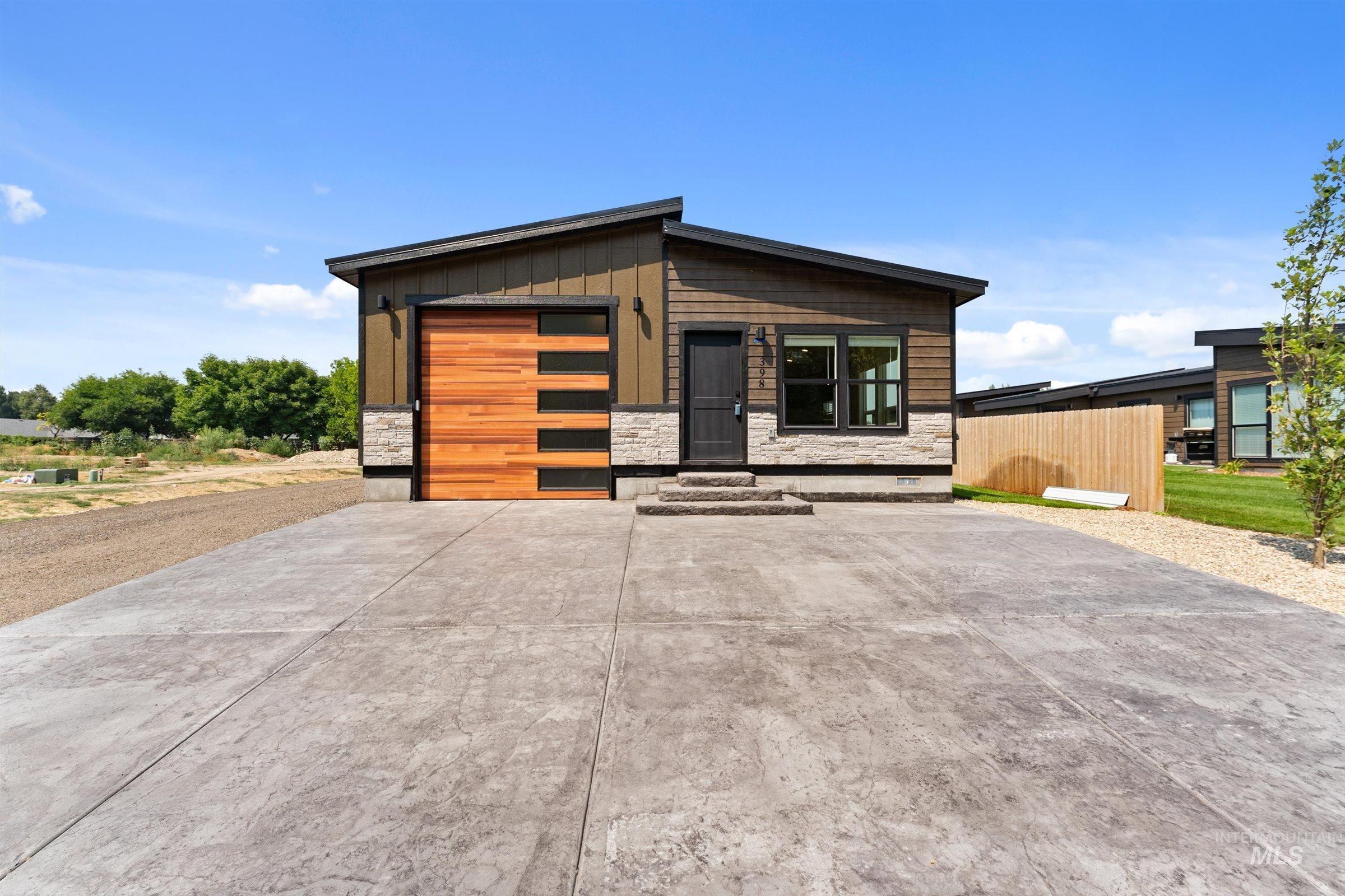 398 W London St, Middleton ID 83644