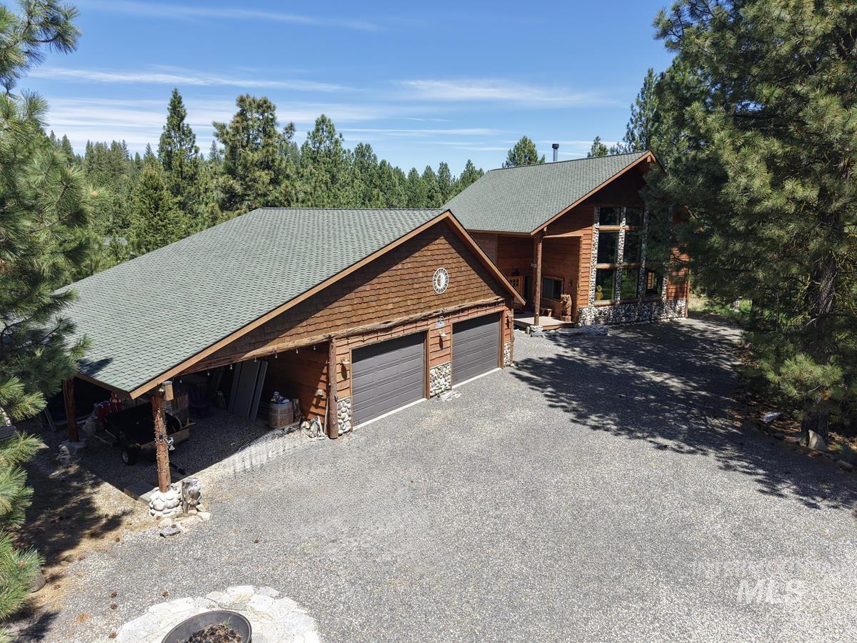 515 Cabarton Road, Cascade ID 83611