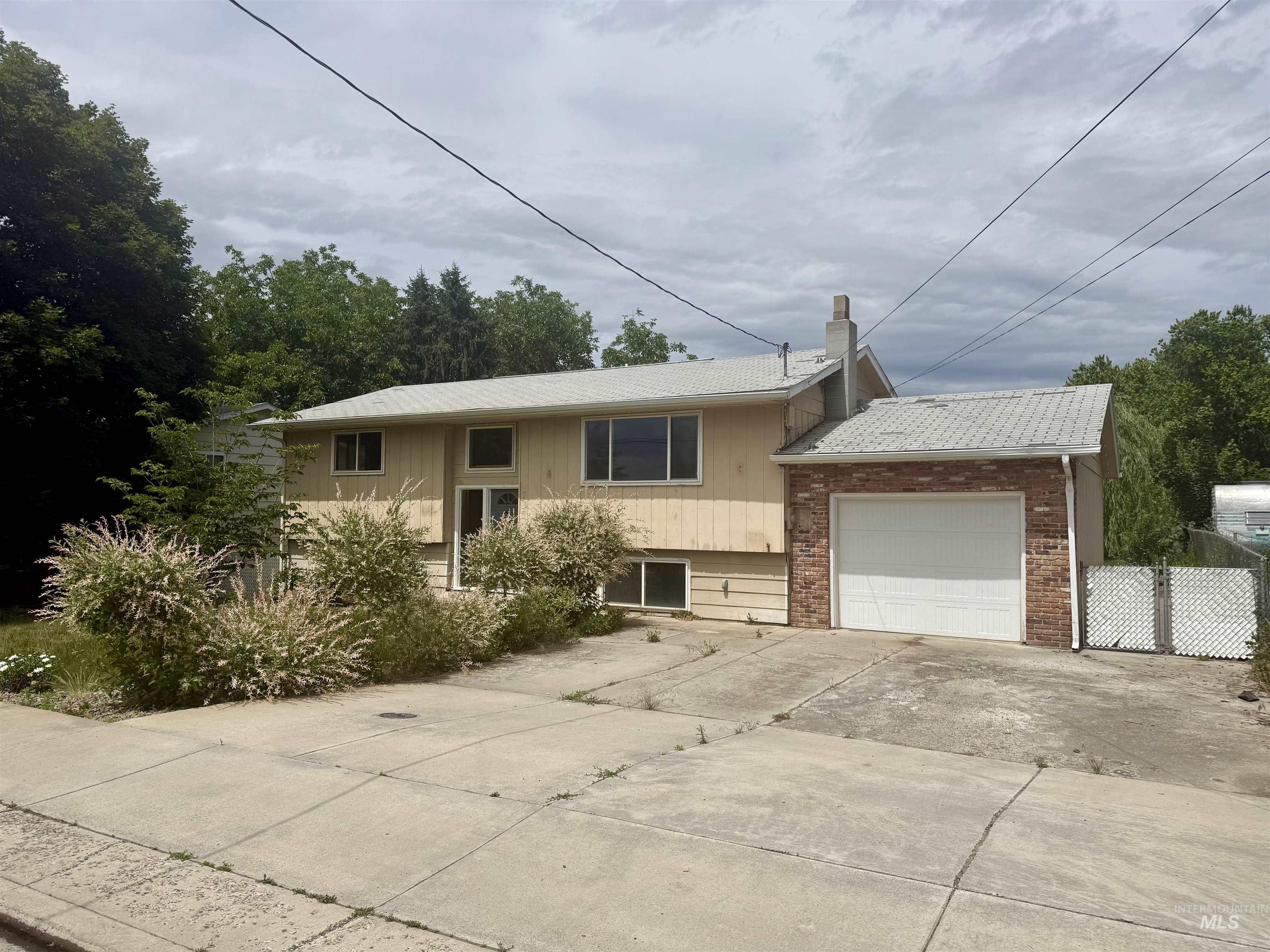 735 Burrell Ave, Lewiston ID 83501