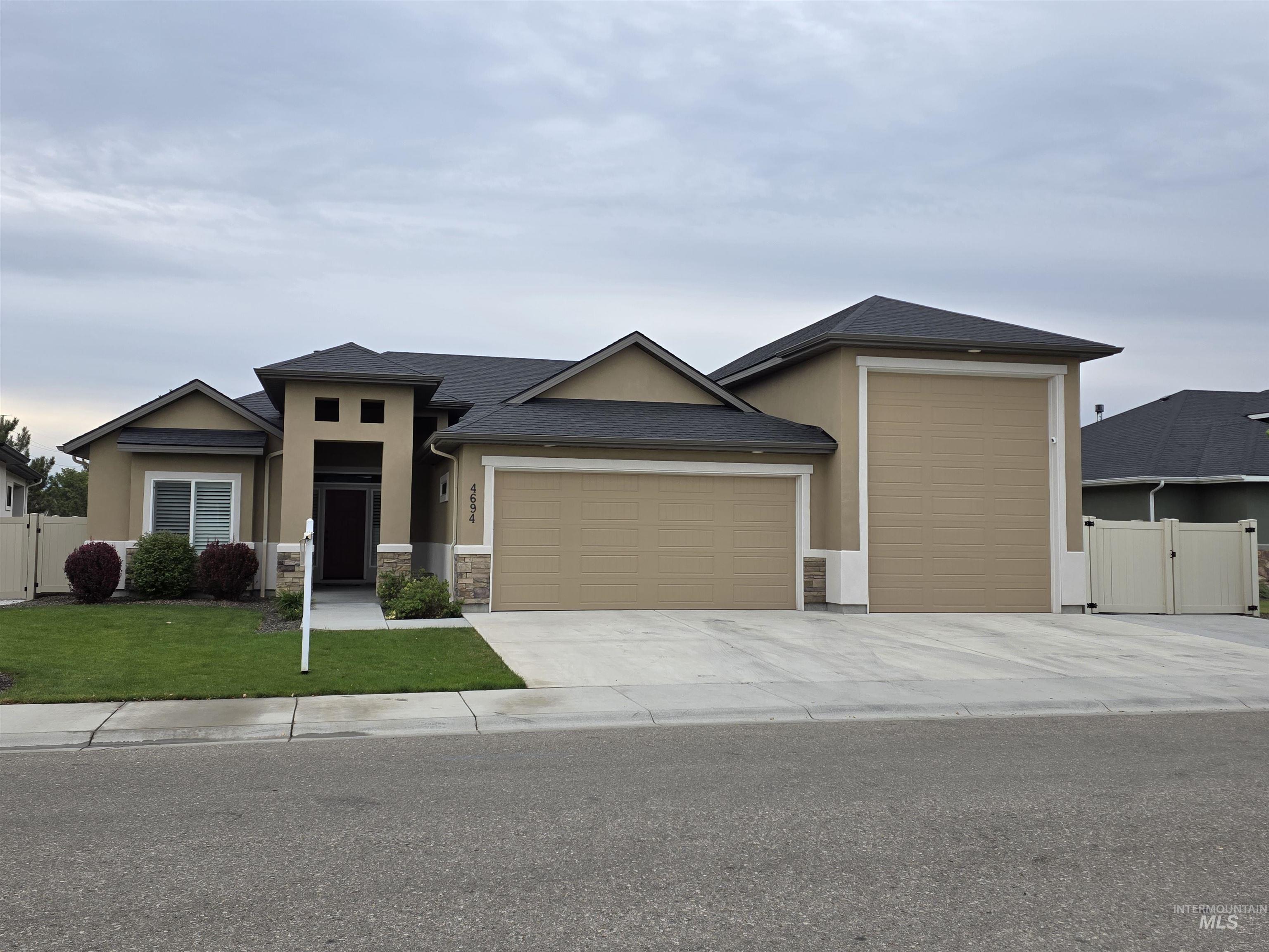 4694 N Bryce Canyon Ave, Meridian ID 83646