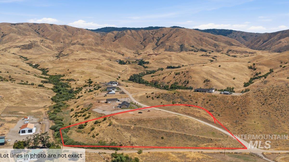 2 Calvin Dr, Horseshoe Bend ID 83629