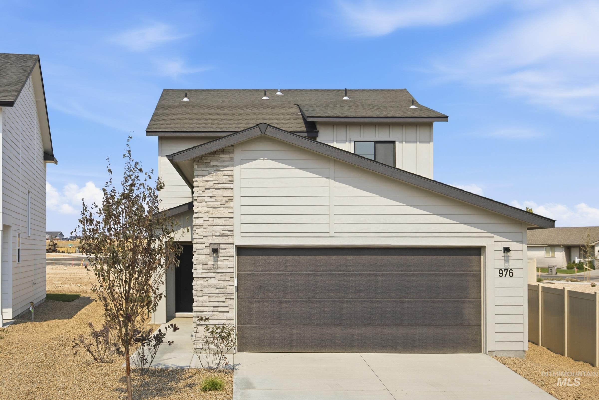 976 Thunderbolt St, Mountain Home ID 83647