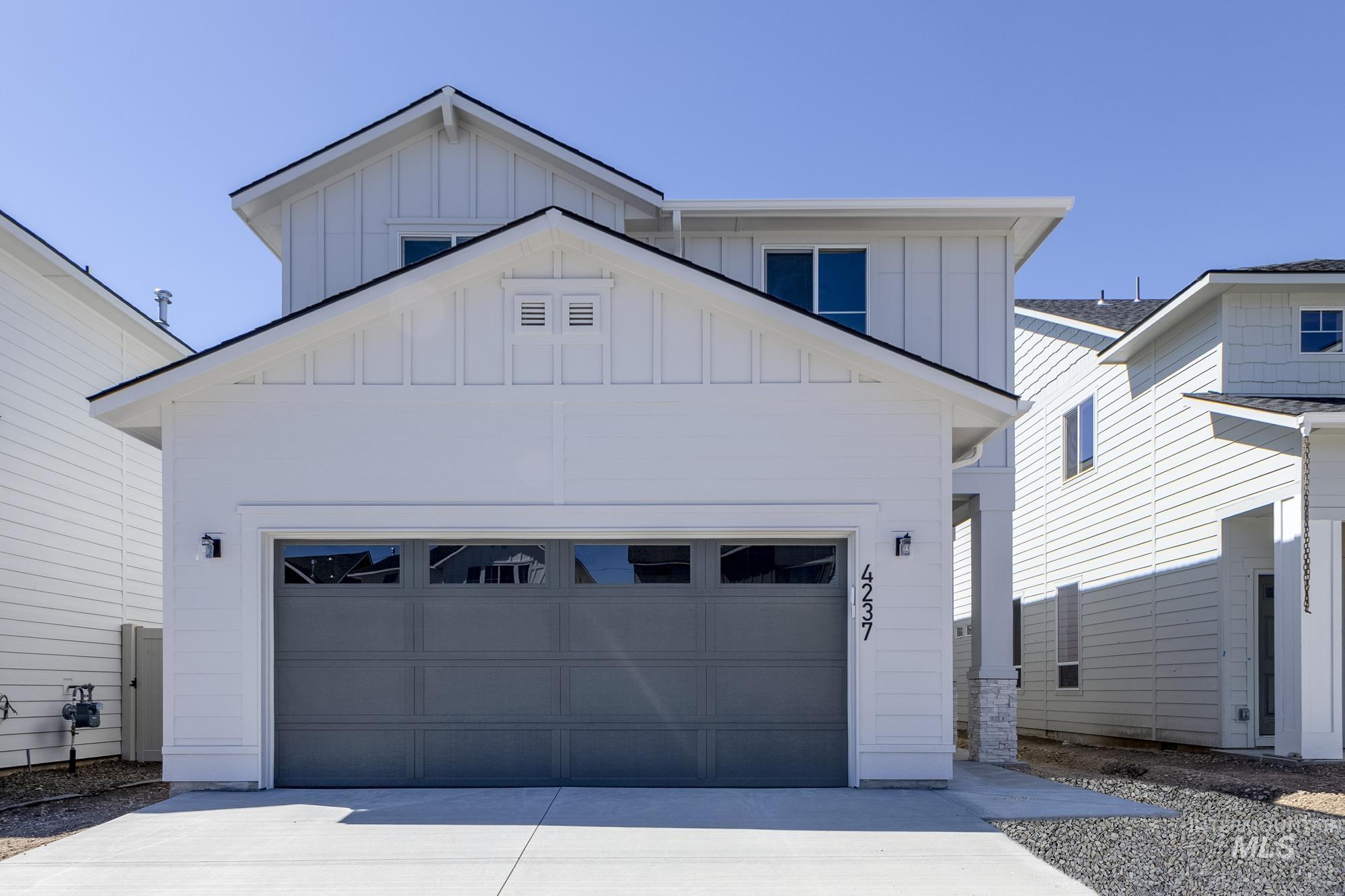 928 Thunderbolt Dr, Mountain Home ID 83647