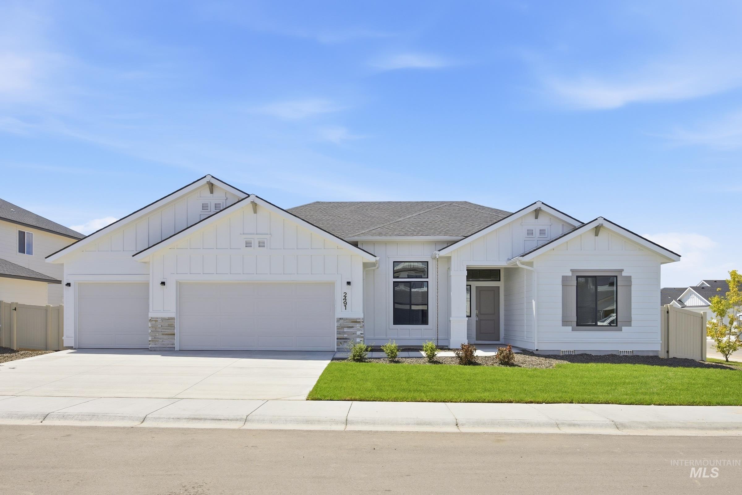812 Thunderbolt Dr, Mountain Home ID 83647