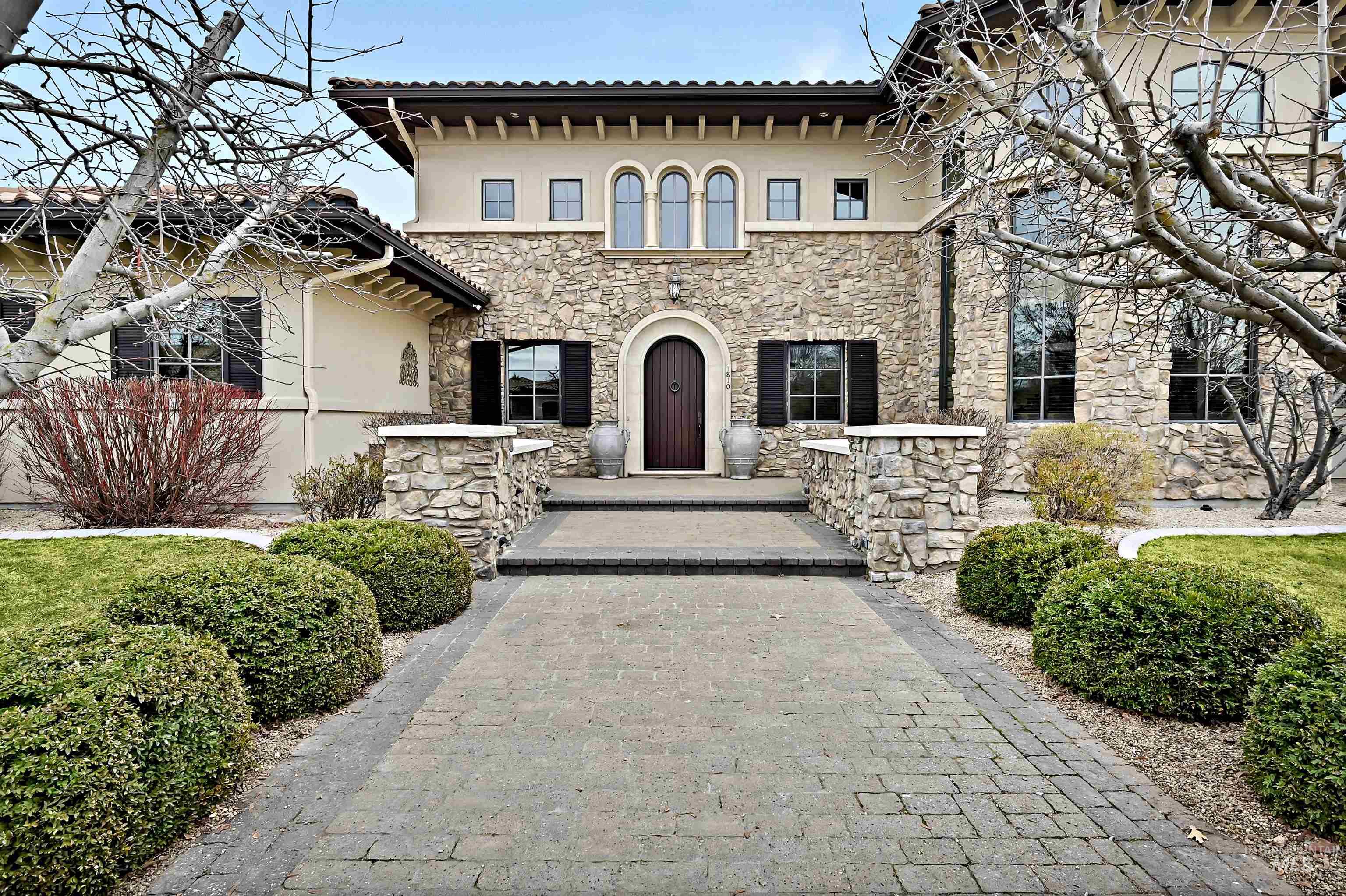 1810 N Valle Bello Way, Eagle ID 83616