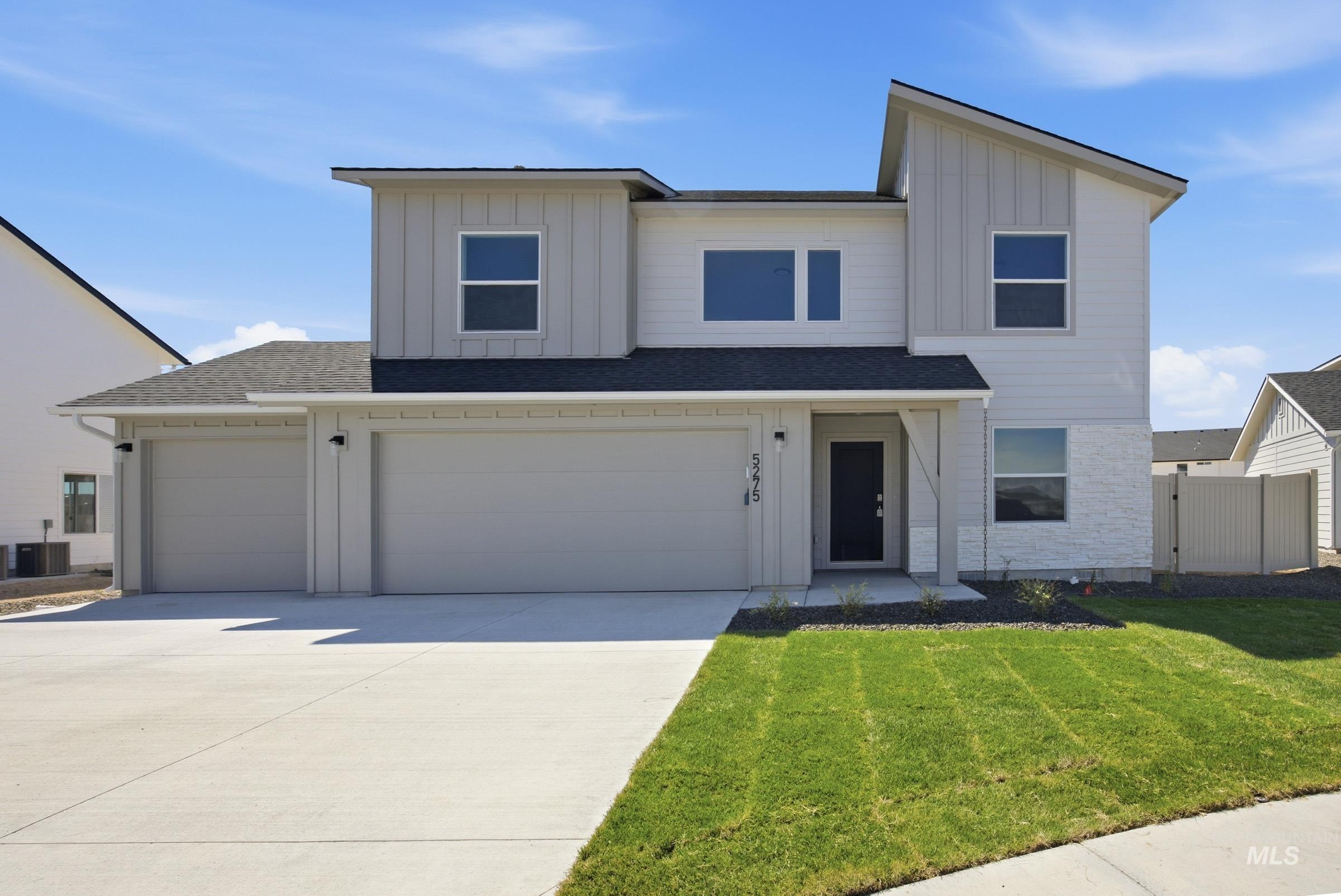 5275 E Phelps Lake Dr, Nampa ID 83687