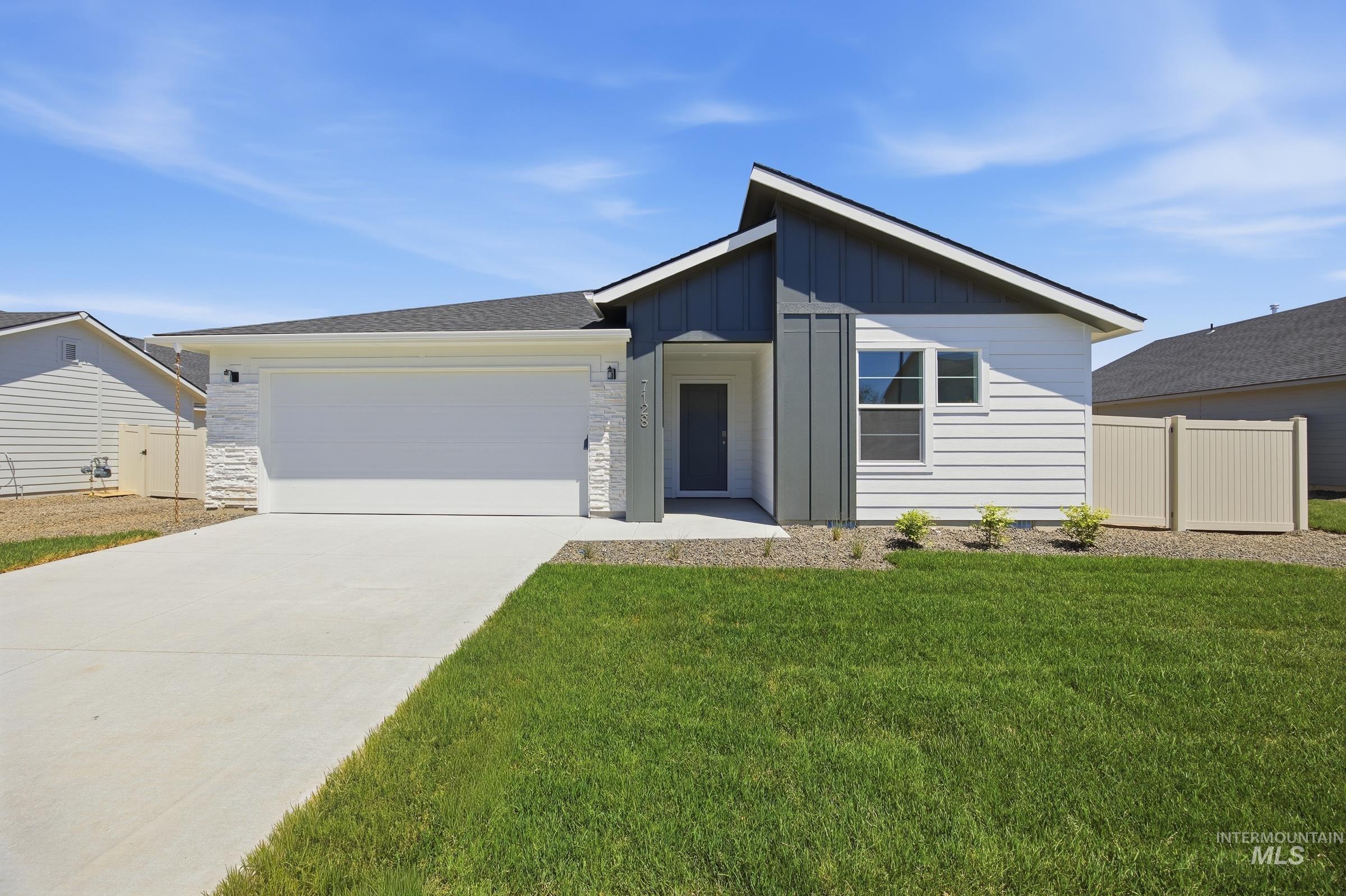 7128 E Marble Springs Dr, Nampa ID 83687