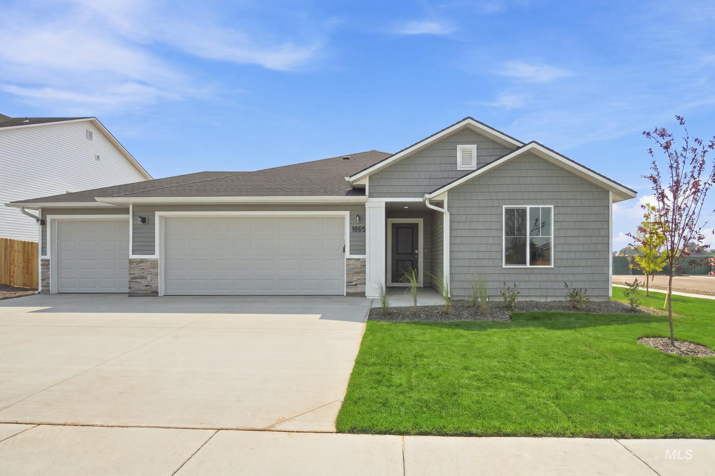 1665 Gyrfalcon St, Middleton ID 83644