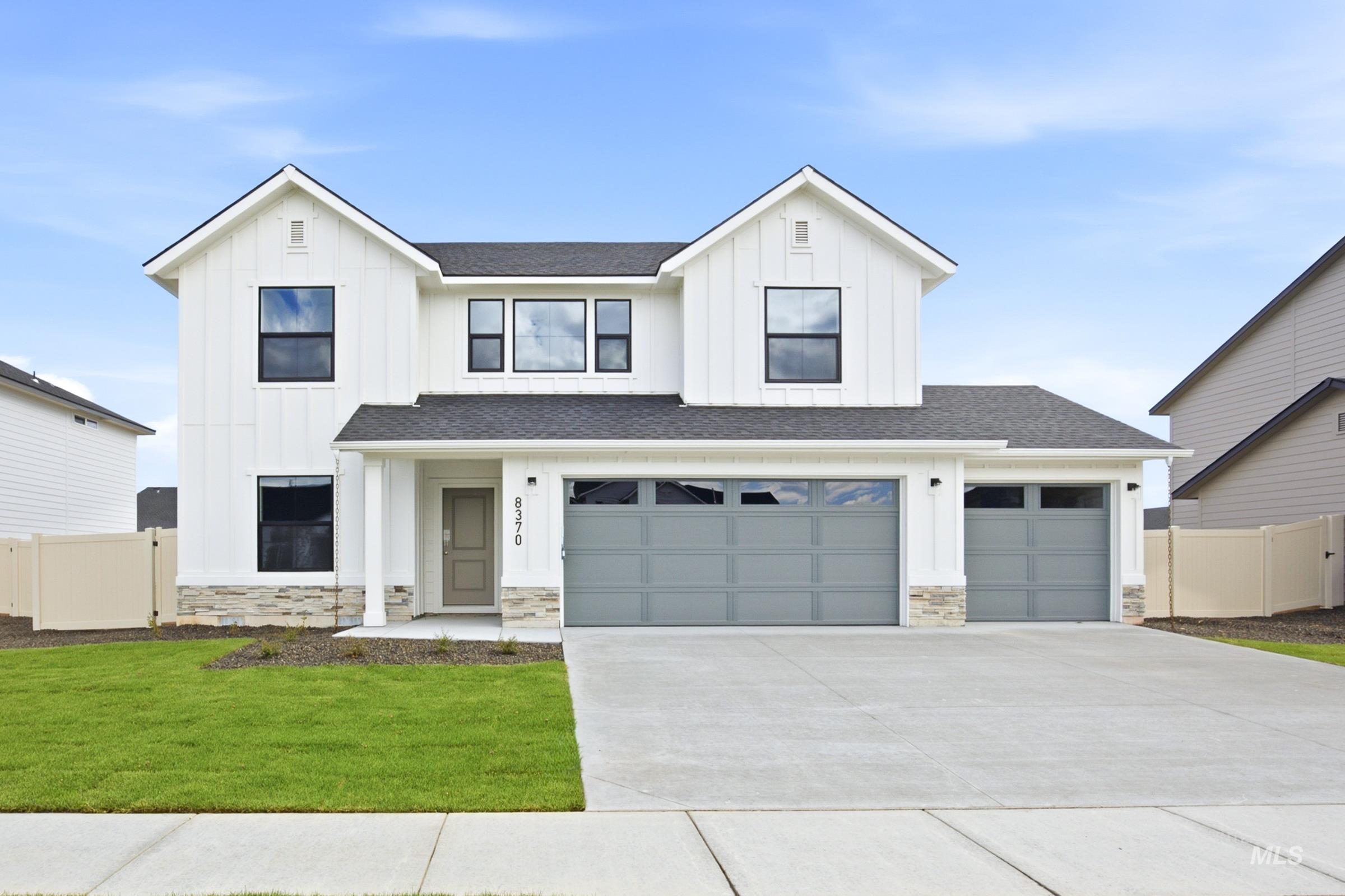 8370 E Cool River Lp, Nampa ID 83687