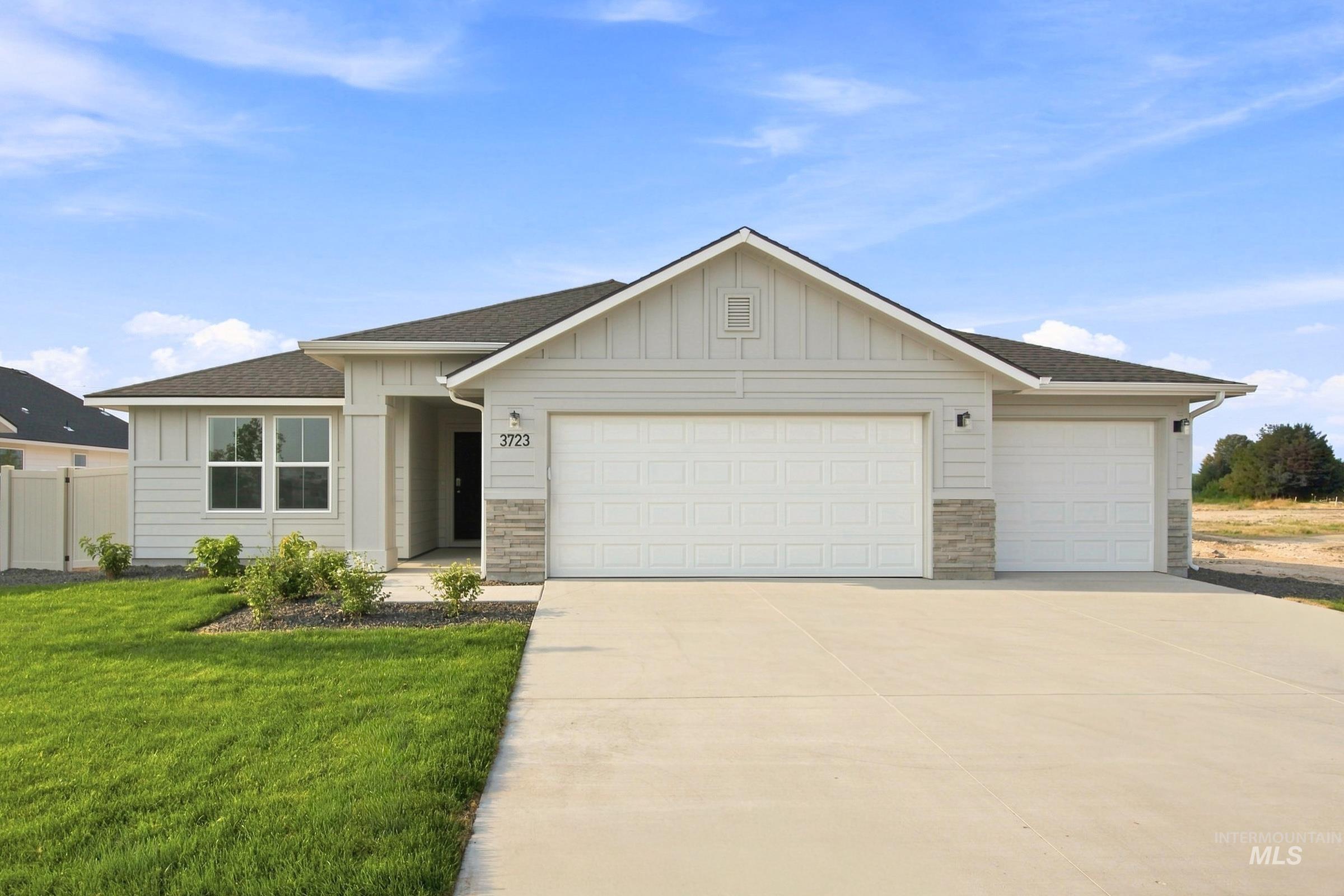 3723 E White Plains St, Nampa ID 83686