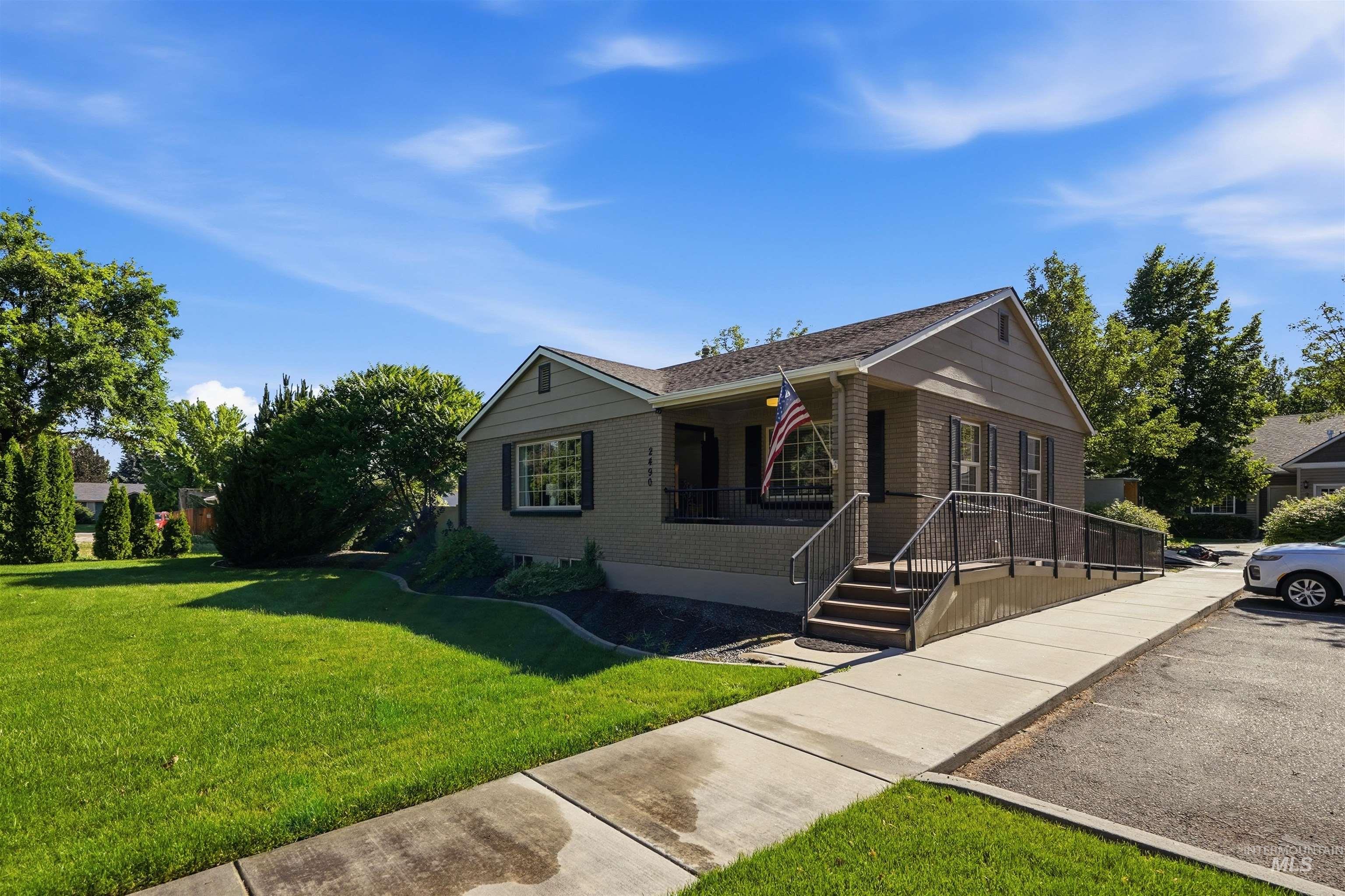2490 N Locust Grove, Meridian ID 83646