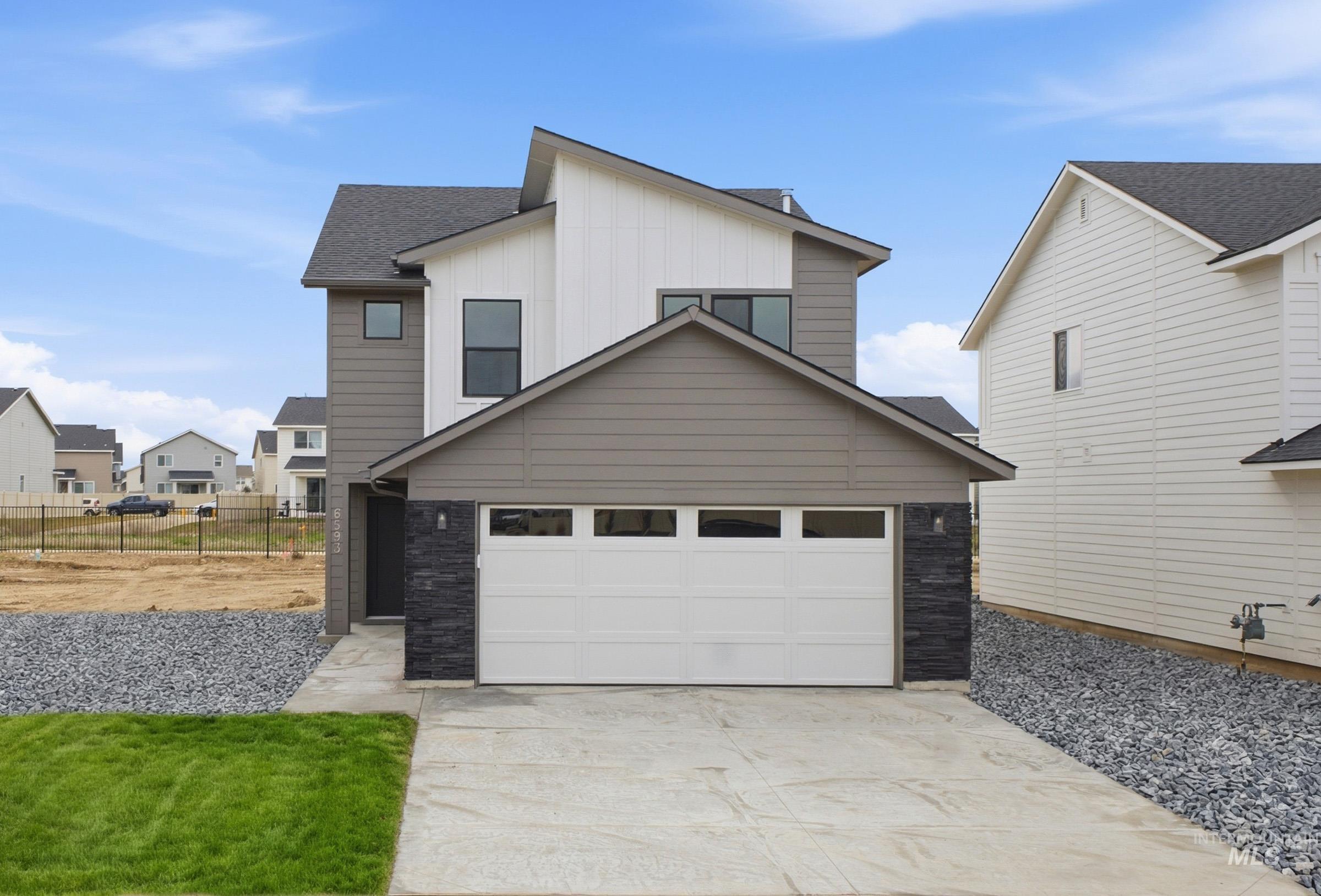 6593 W Redwood Creek Dr, Meridian ID 83646
