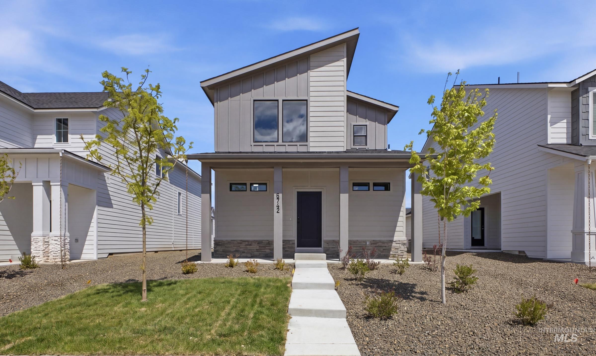6742 W Redwood Creek Dr, Meridian ID 83646