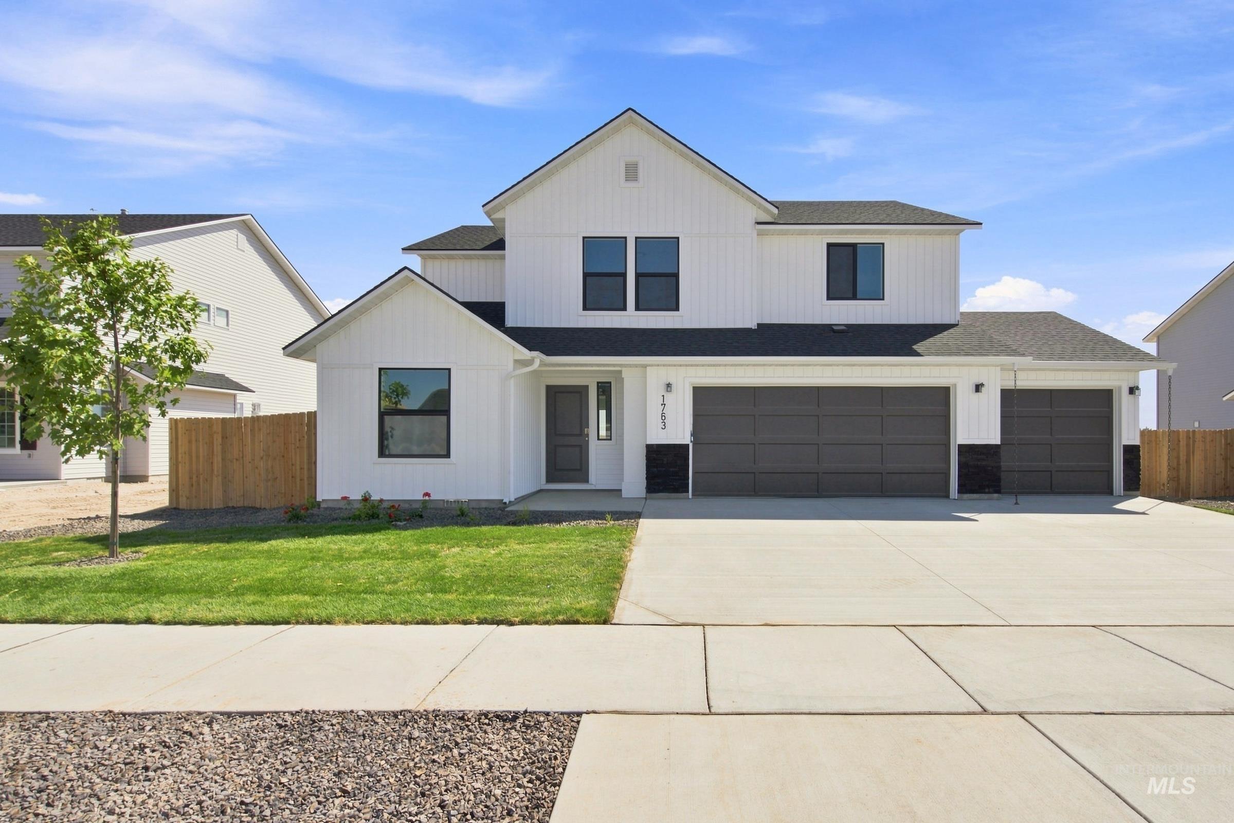 1763 Gyrfalcon St, Middleton ID 83644