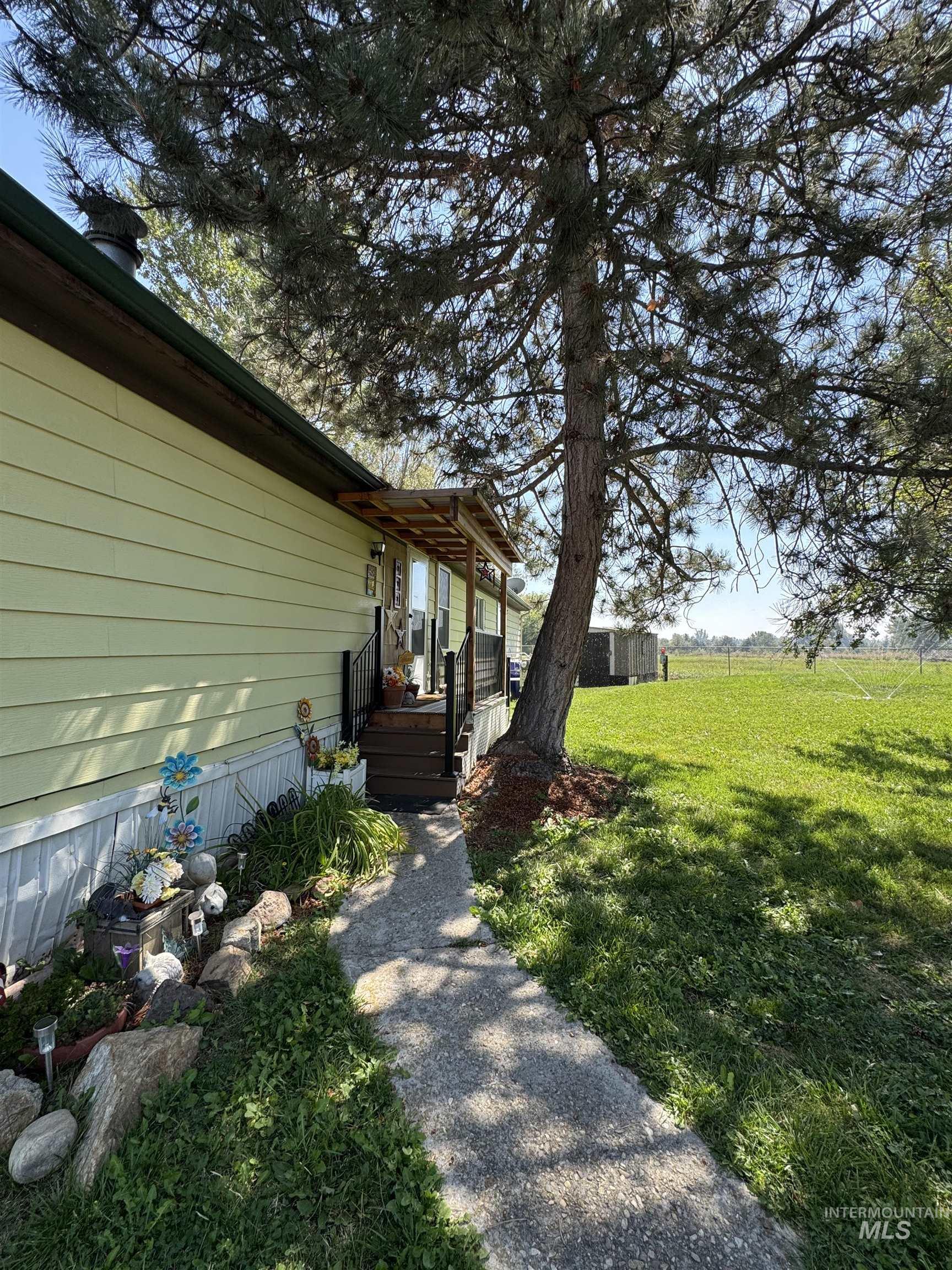 1200 Artesian Rd # 36, Eagle ID 83616