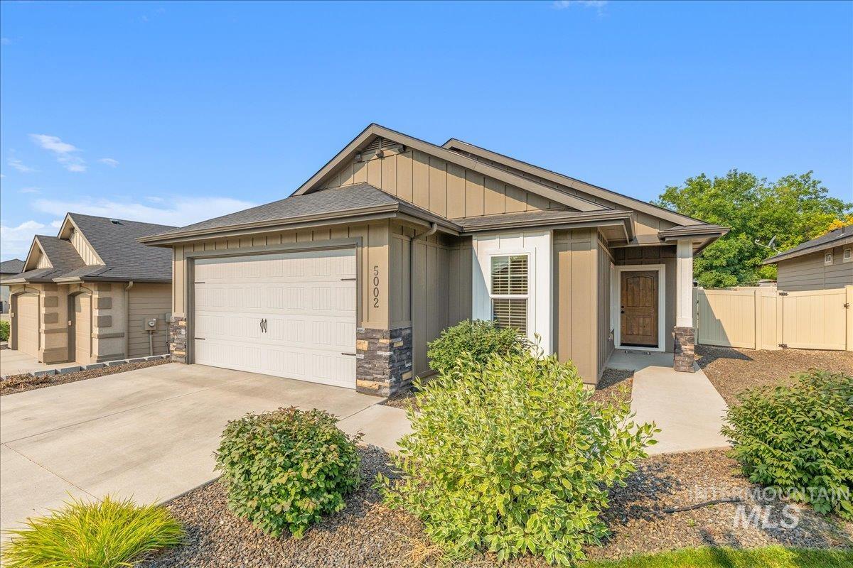 5002 S Lava Springs Loop, Nampa ID 83686