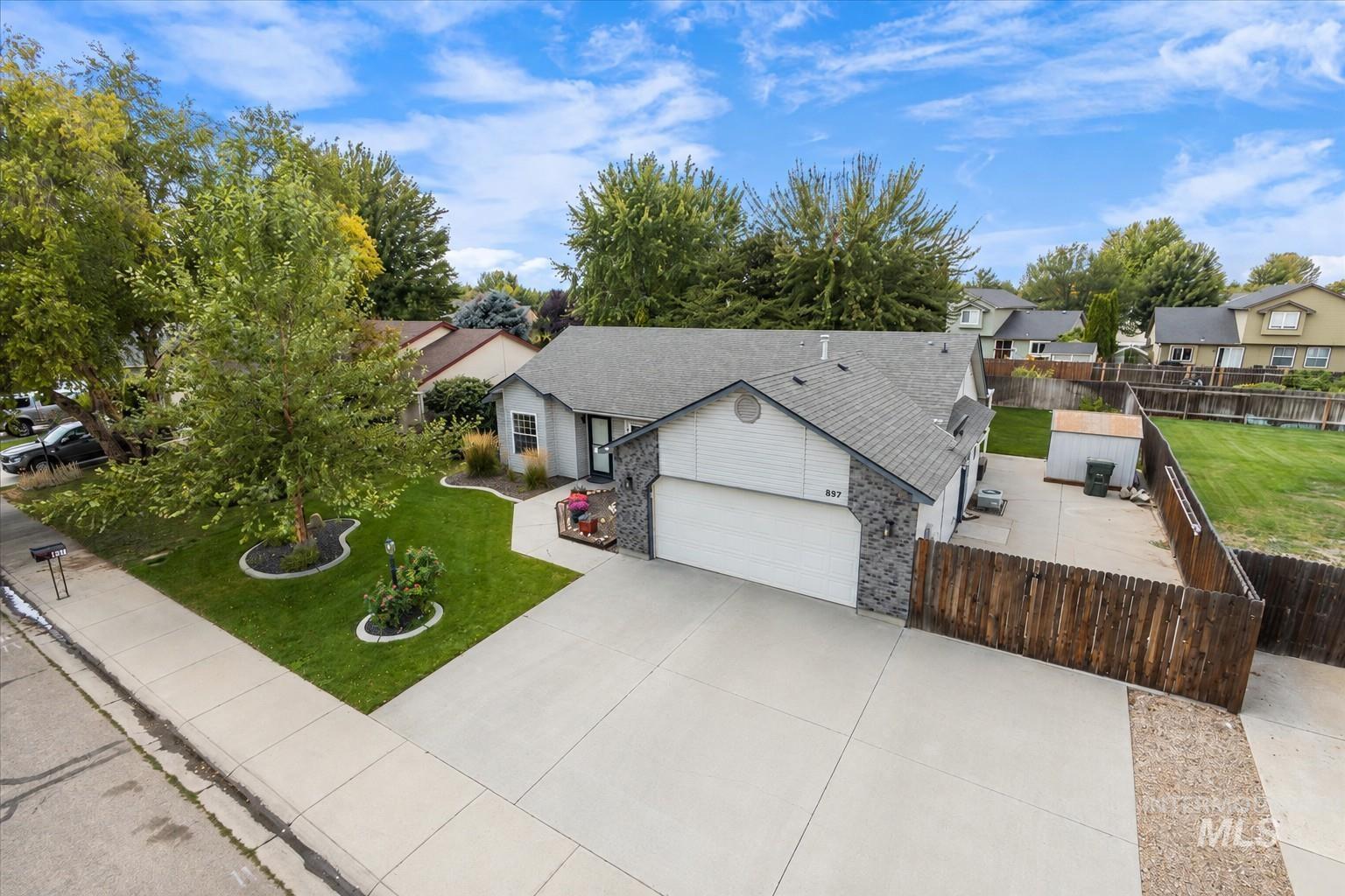 897 S Pelican Way, Meridian ID 83642