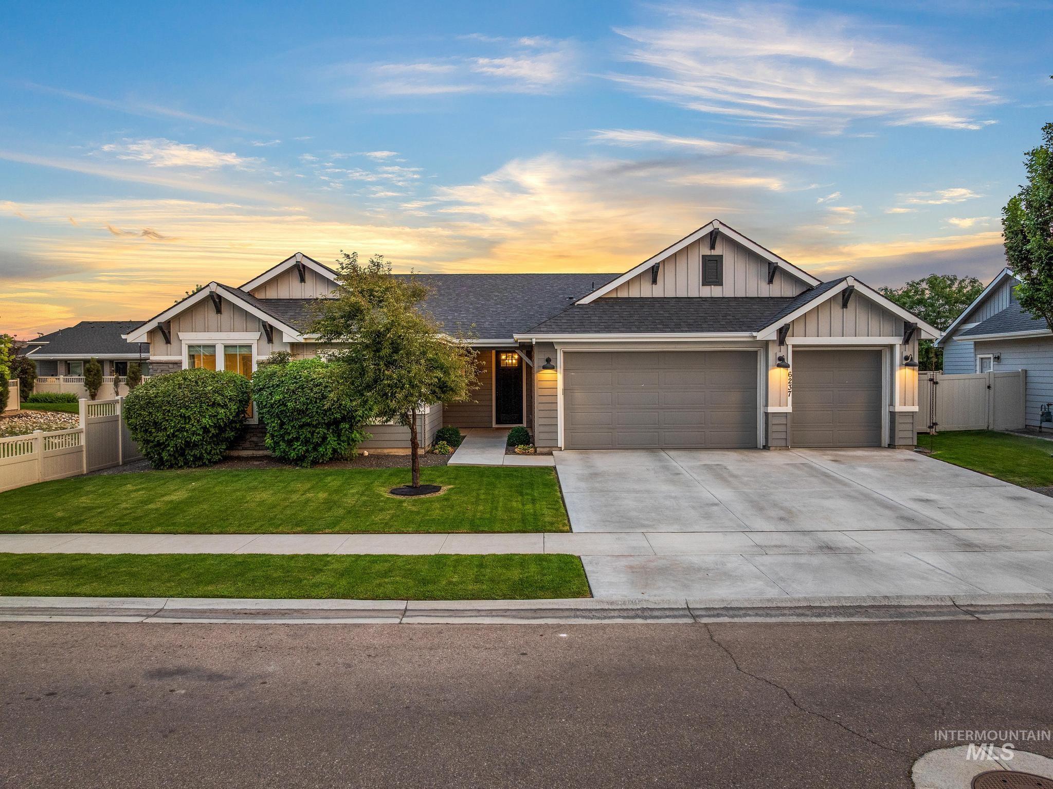 6237 E Canyon Crossing Dr, Nampa ID 83687