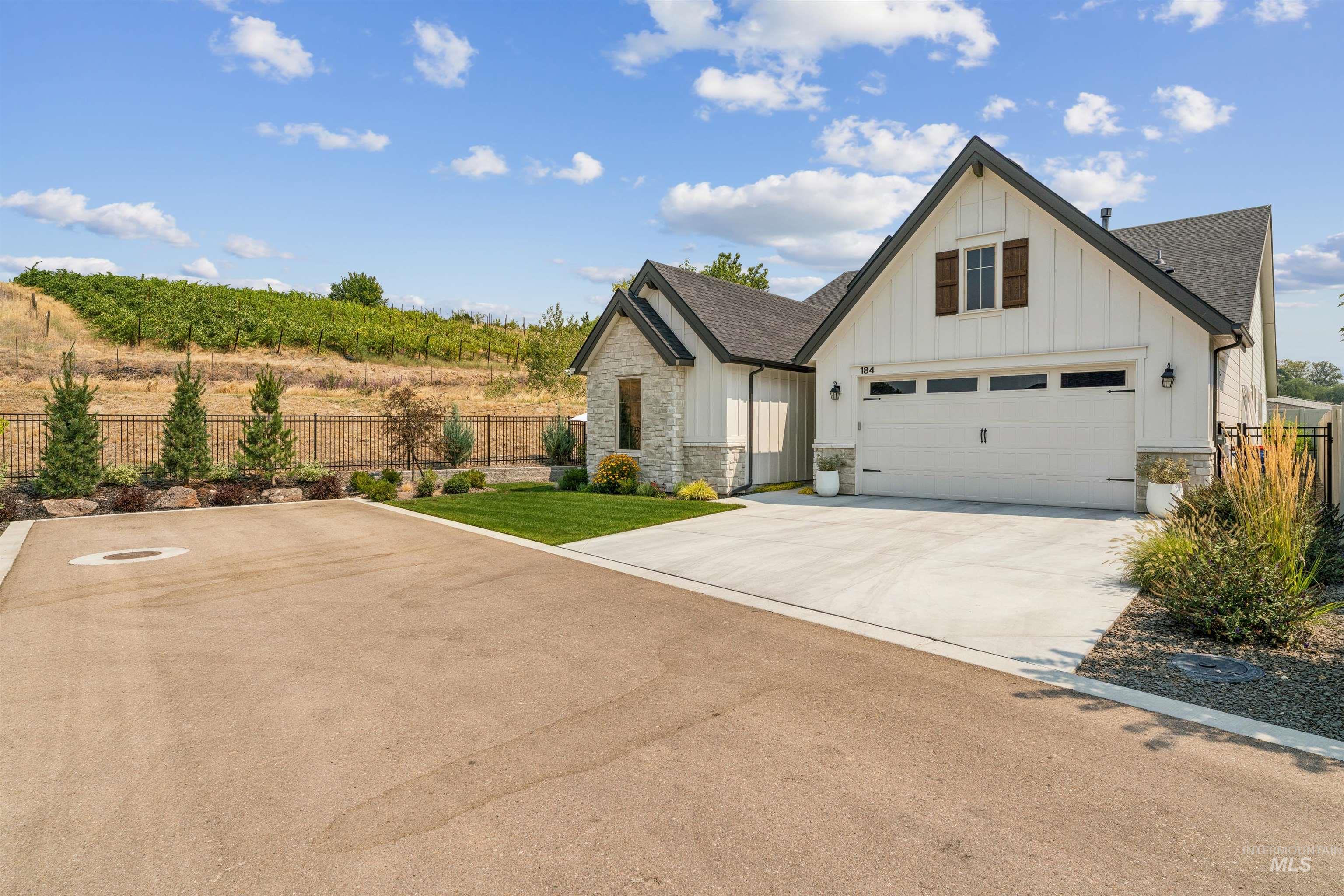 184 N Duke Ln, Eagle ID 83616