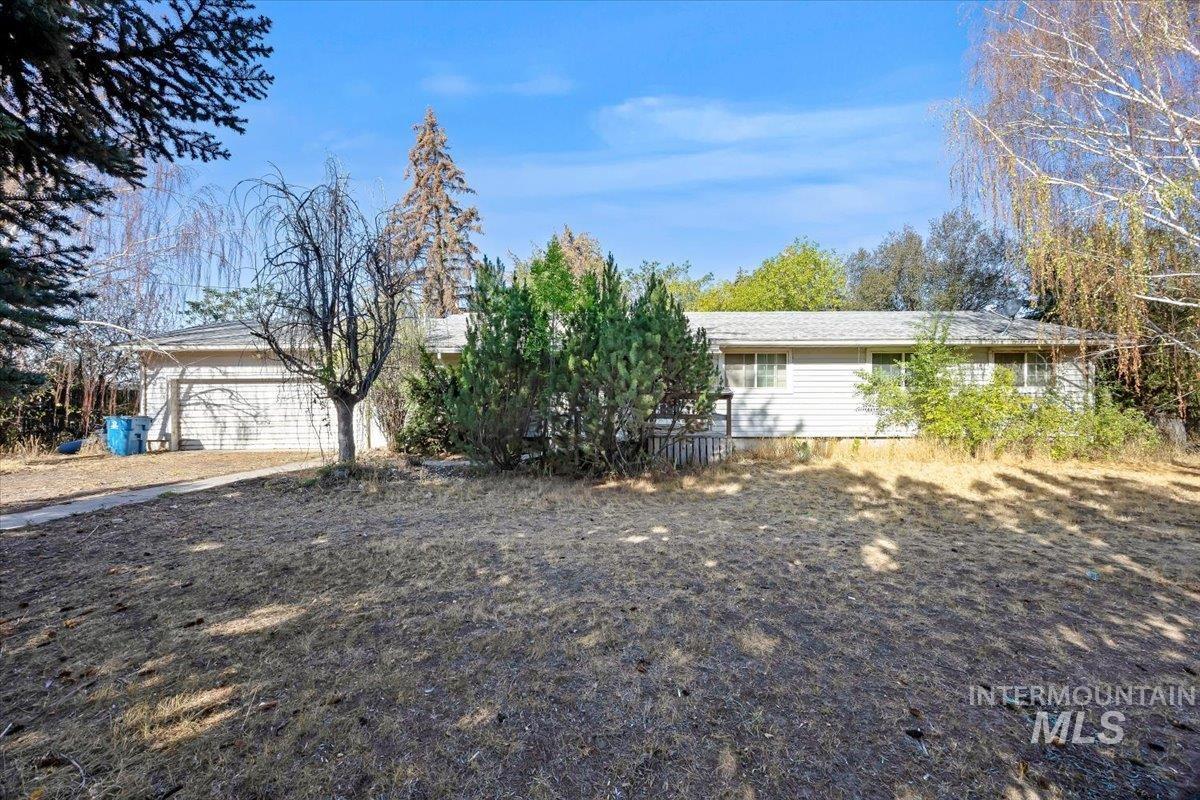 100 Park St., Hazelton ID 83335