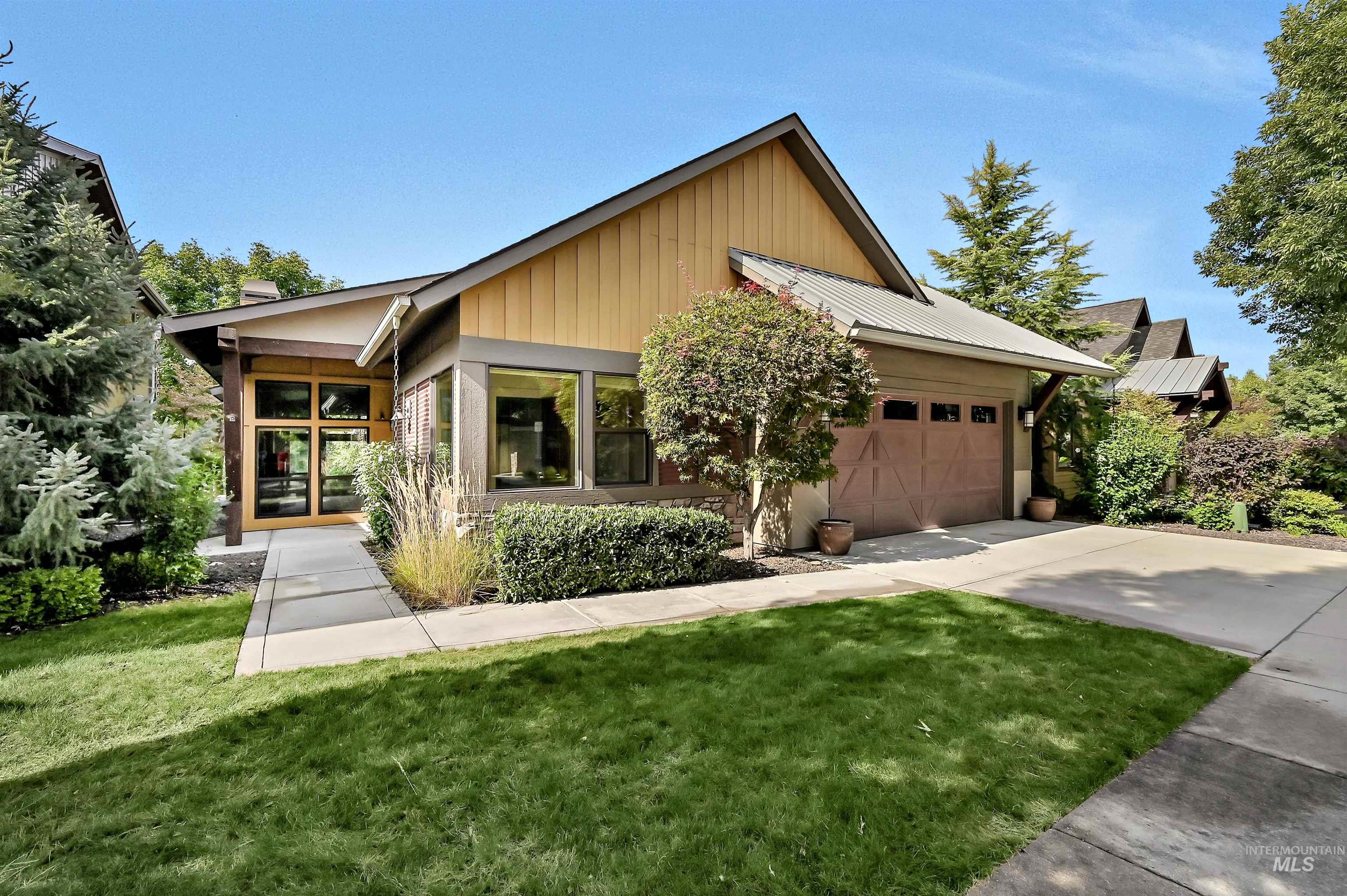 1257 E Lone Shore Dr, Eagle ID 83616