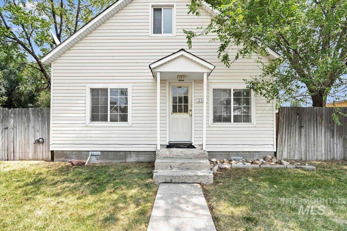 212 Ne 2nd St, Meridian ID 83642