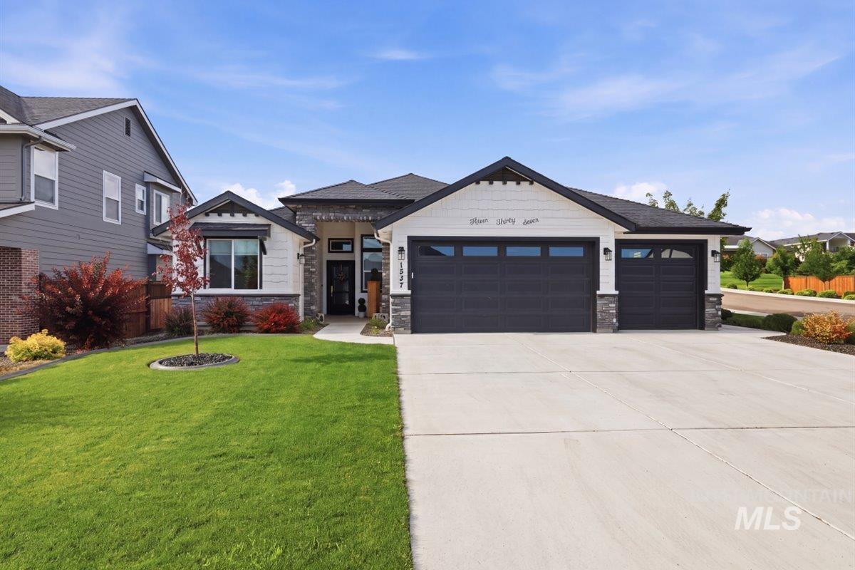 1537 W Tenzing St, Nampa ID 83686