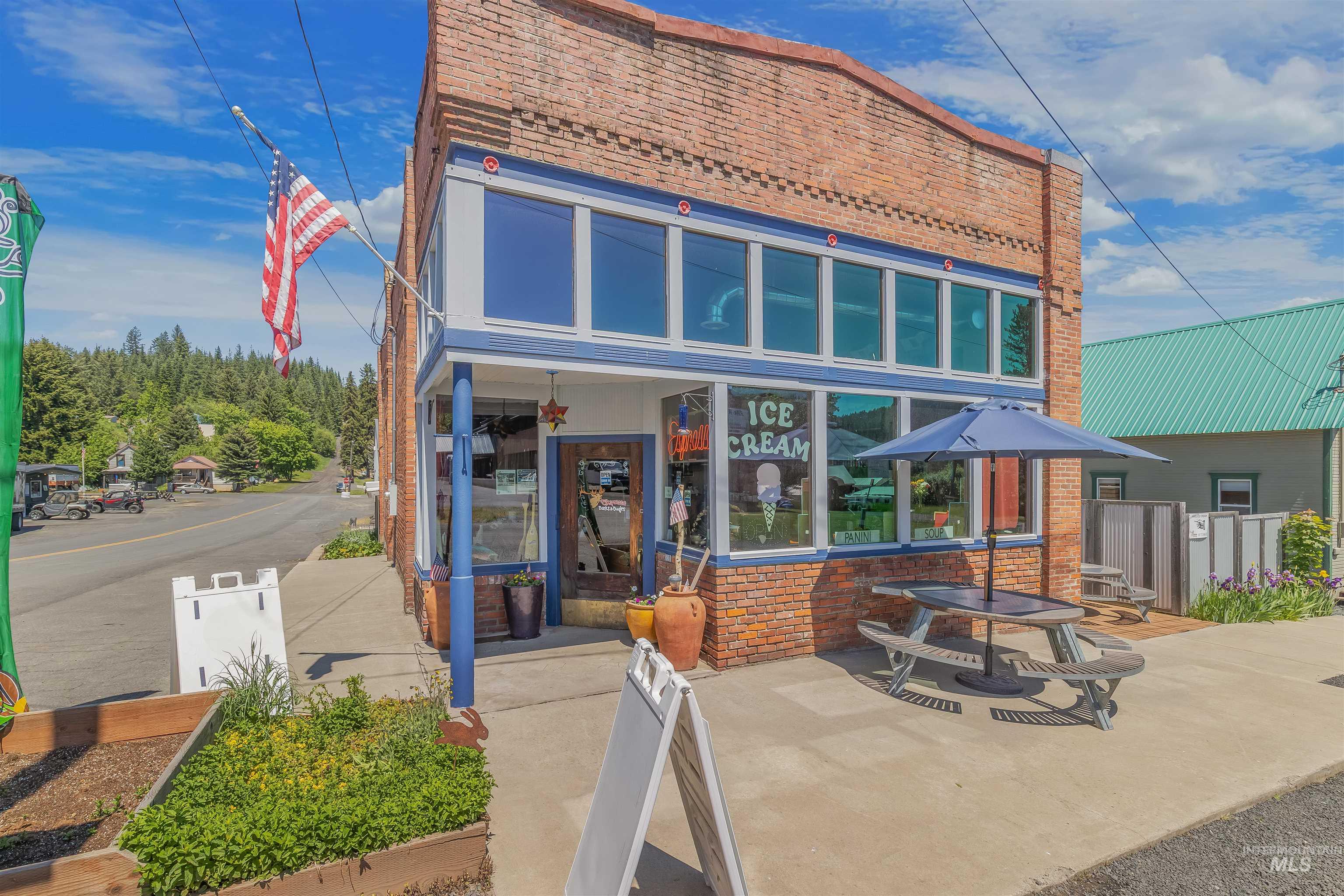 112 Main St, Elk River ID 83827